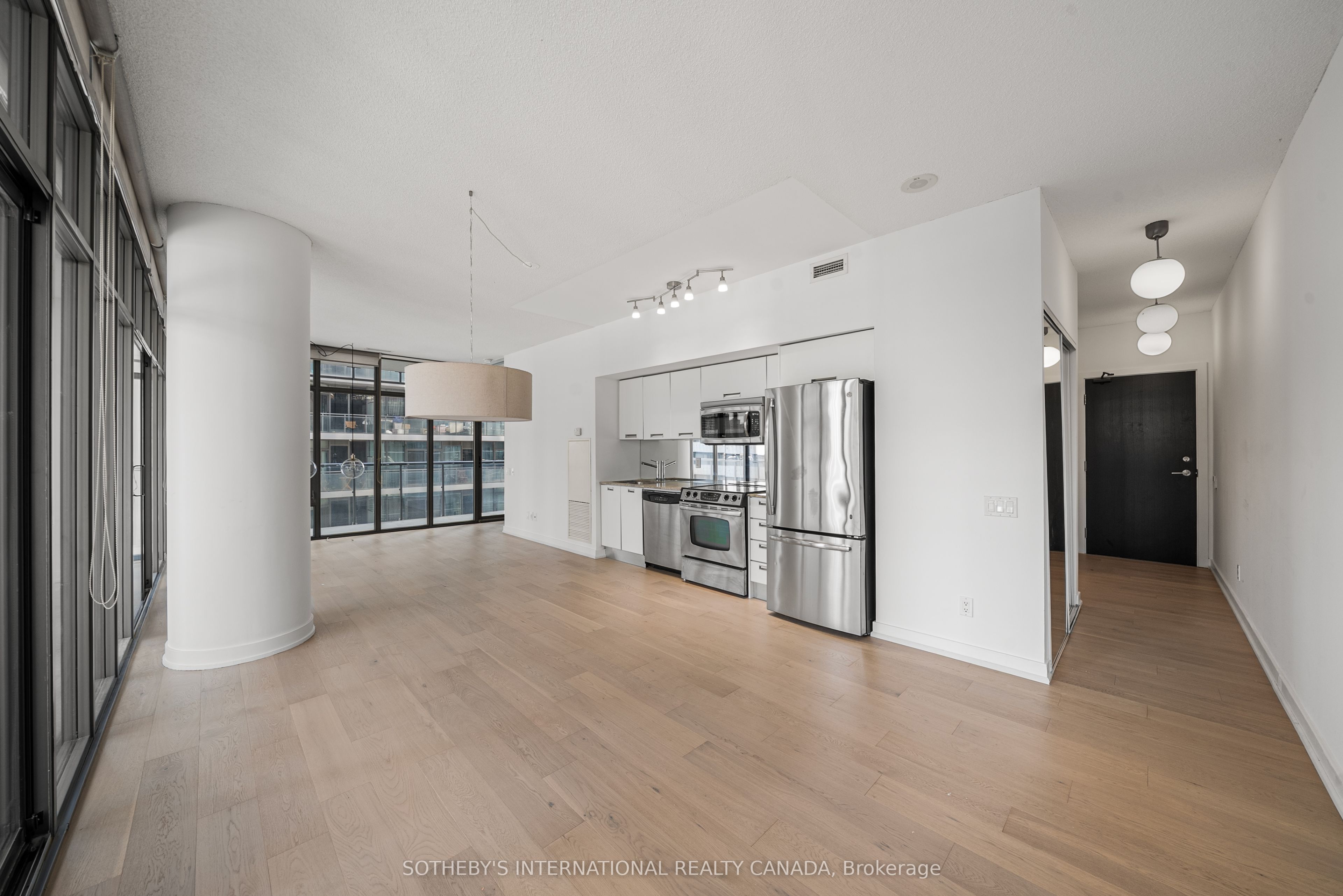 33 Charles Street E 1611, Toronto, ON M4Y 0A2 photo 4