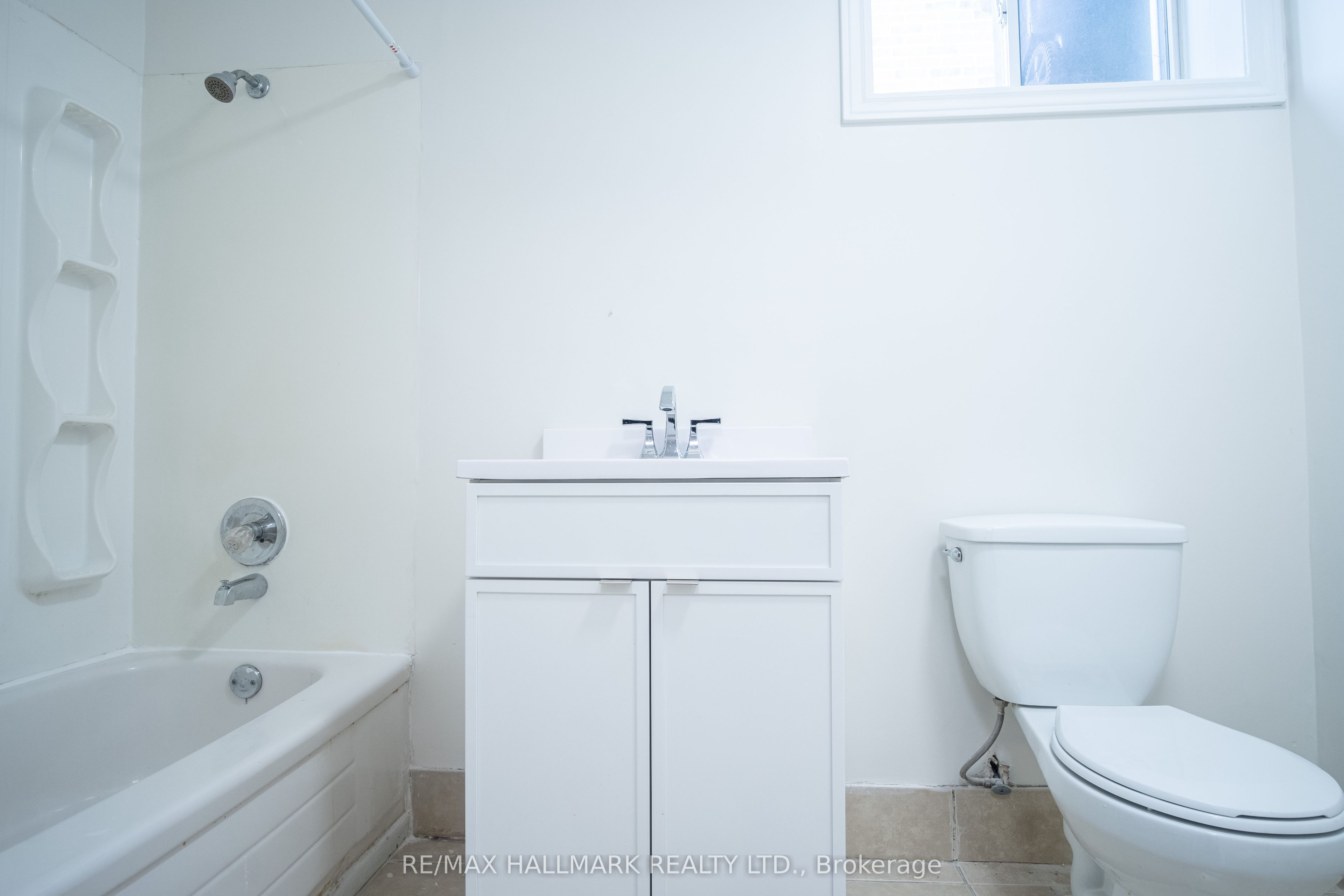 118 Fairholme Avenue Basement 1, Toronto, ON M6B 2W9 photo 4