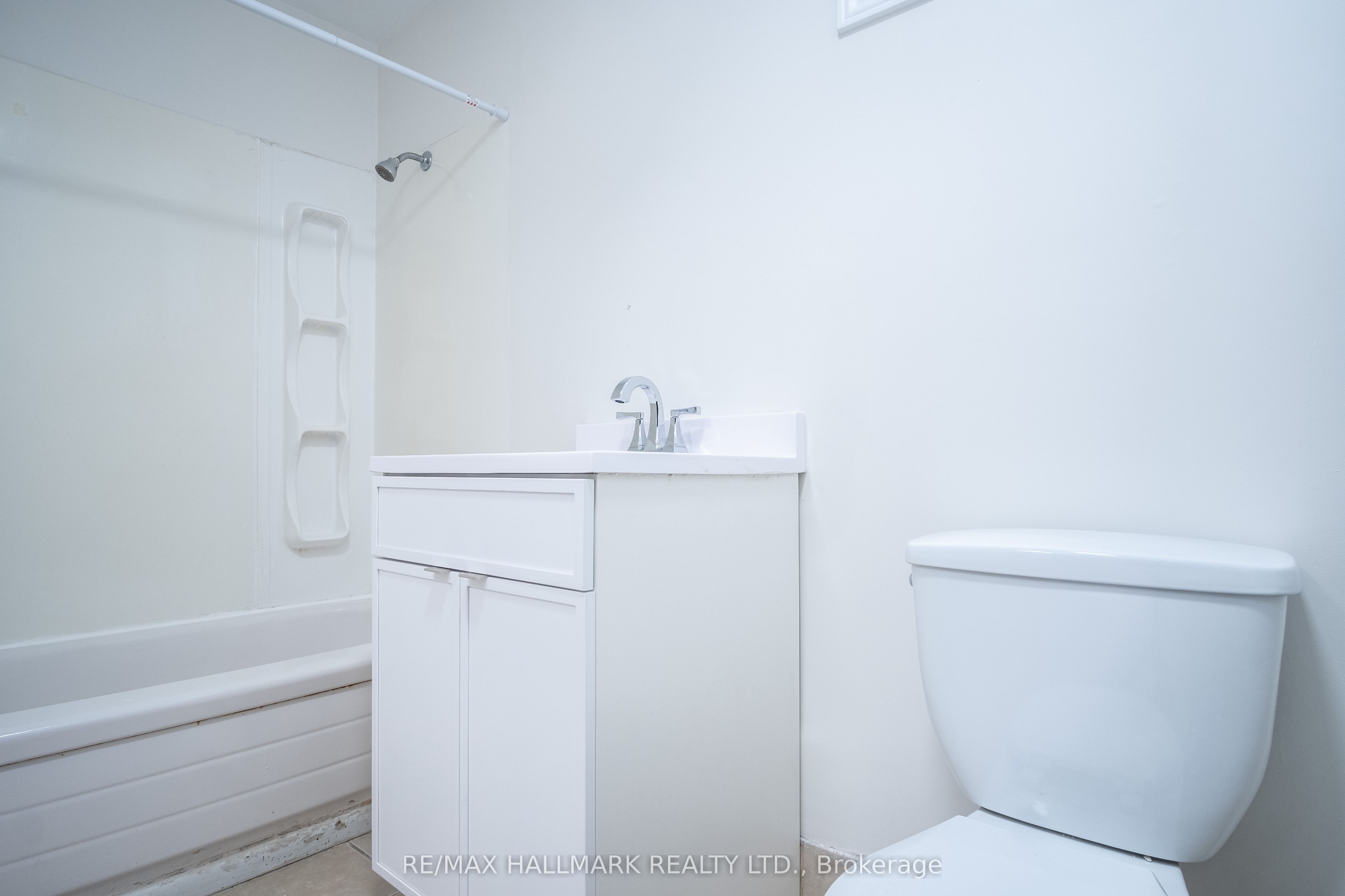 118 Fairholme Avenue Basement 1, Toronto, ON M6B 2W9 photo 5