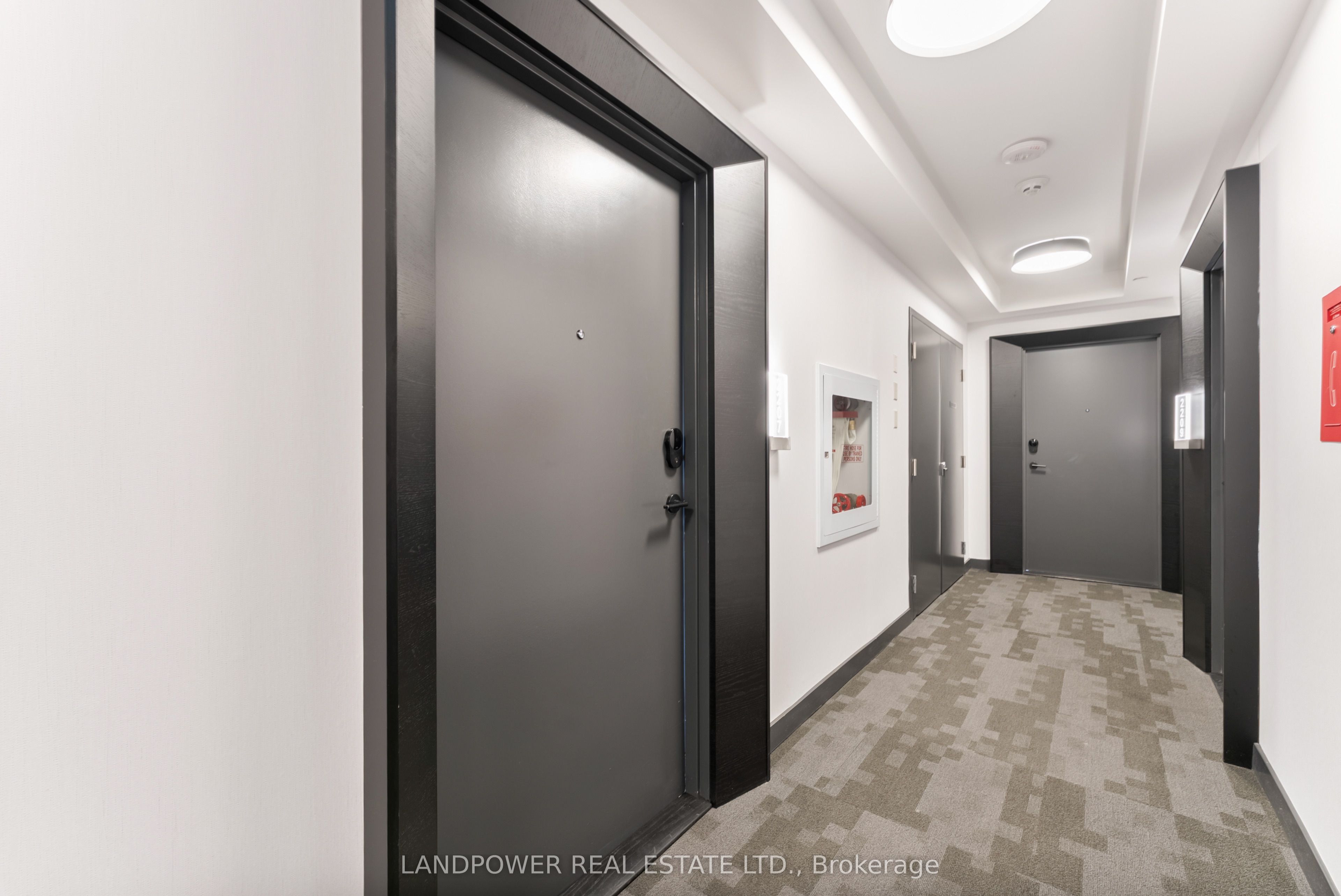 70 Princess Street 2207, Toronto, ON M5A 0X6 photo 4