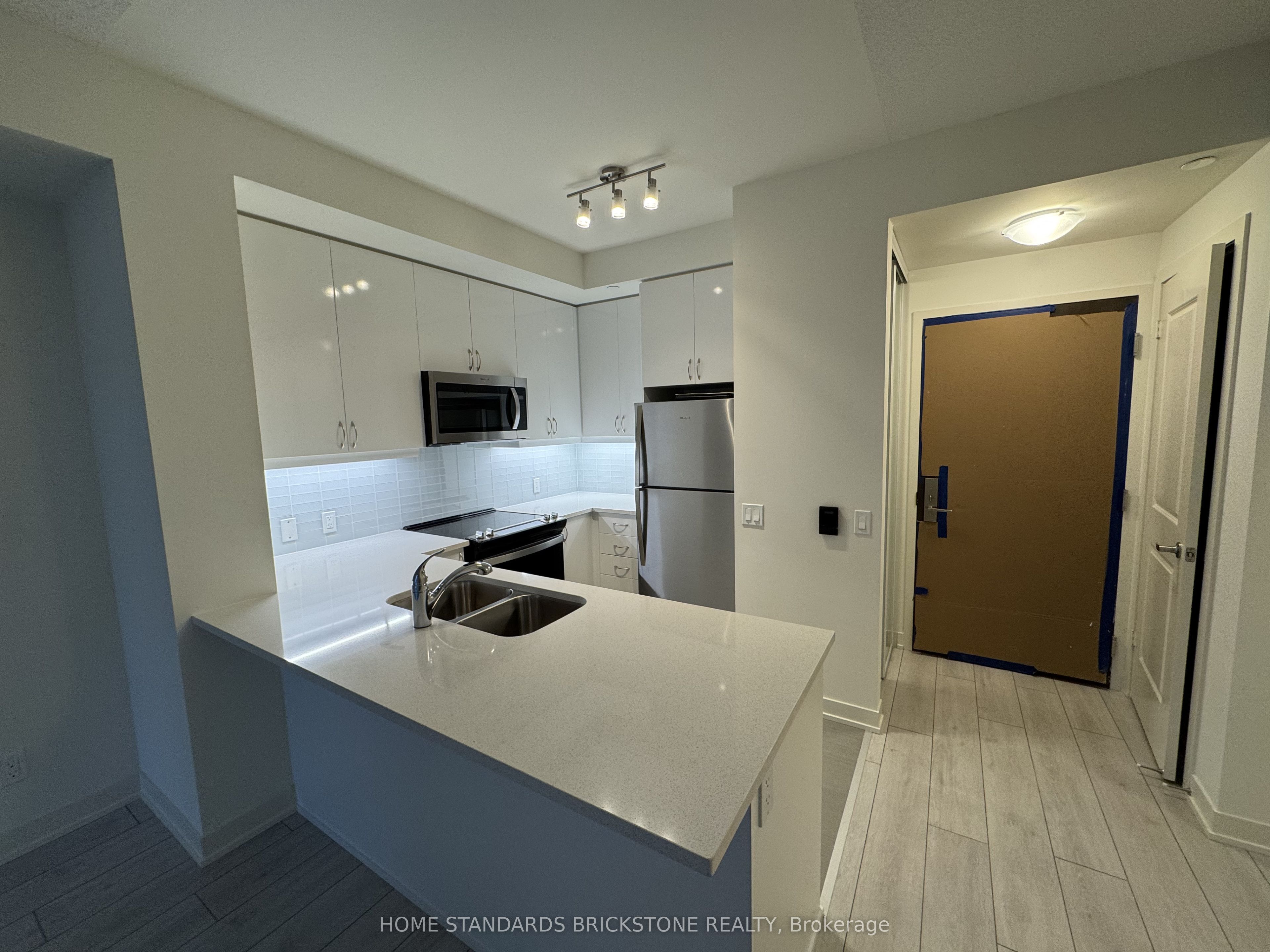 4955 Yonge Street 1709, Toronto, ON M2N 5N6