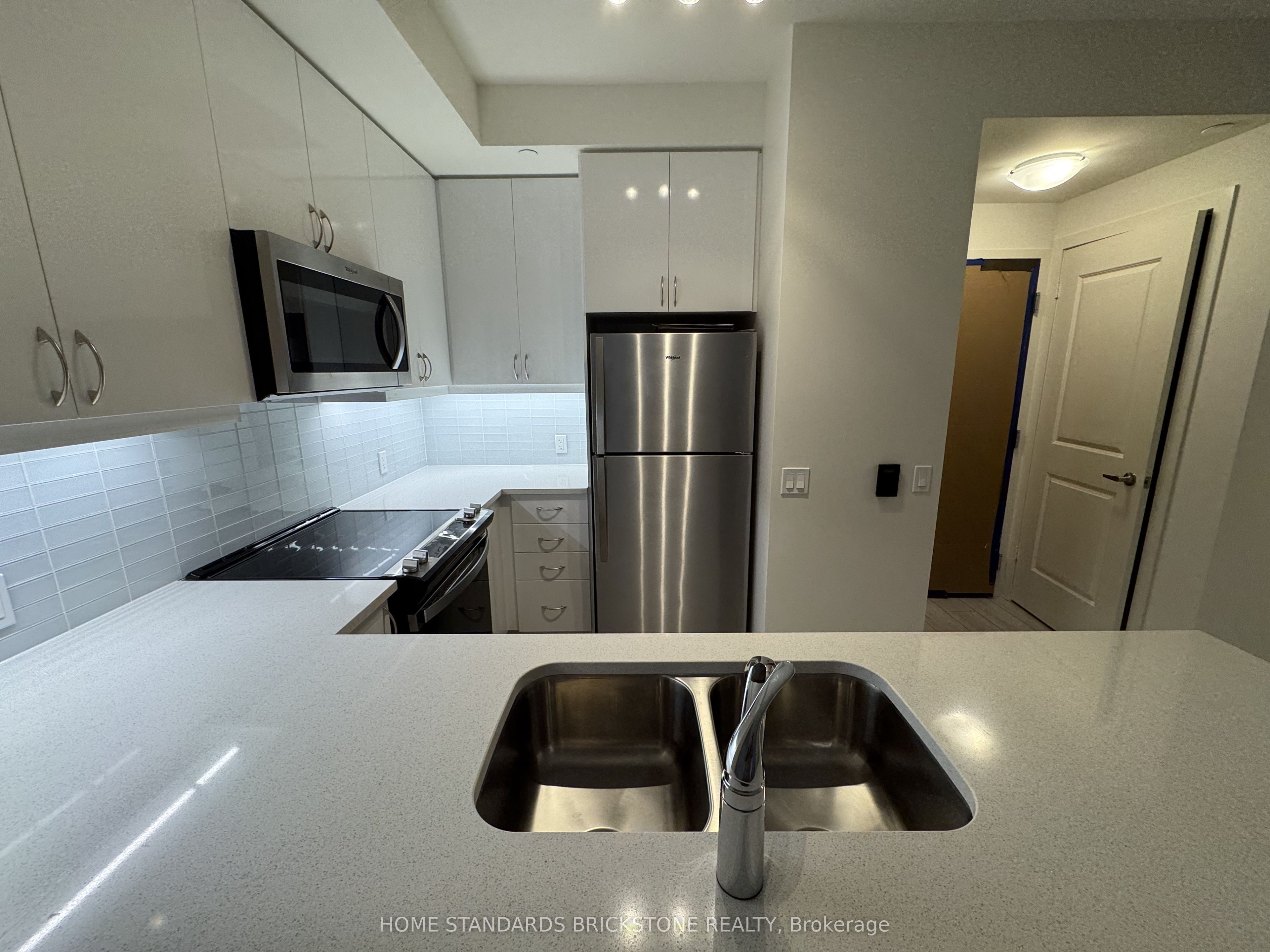 4955 Yonge Street 1709, Toronto, ON M2N 5N6 photo 3