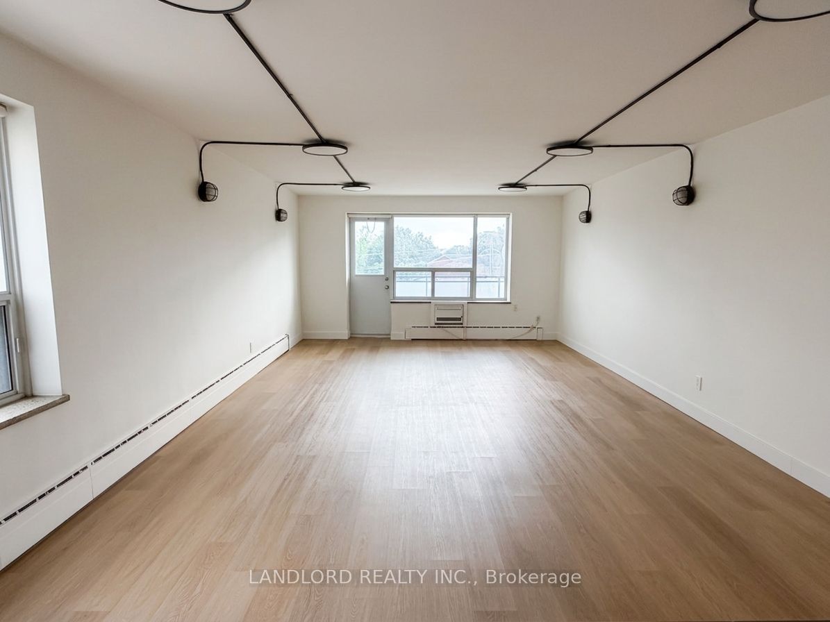 420 Eglinton Avenue E 402, Toronto, ON M4P 1L8 photo 5