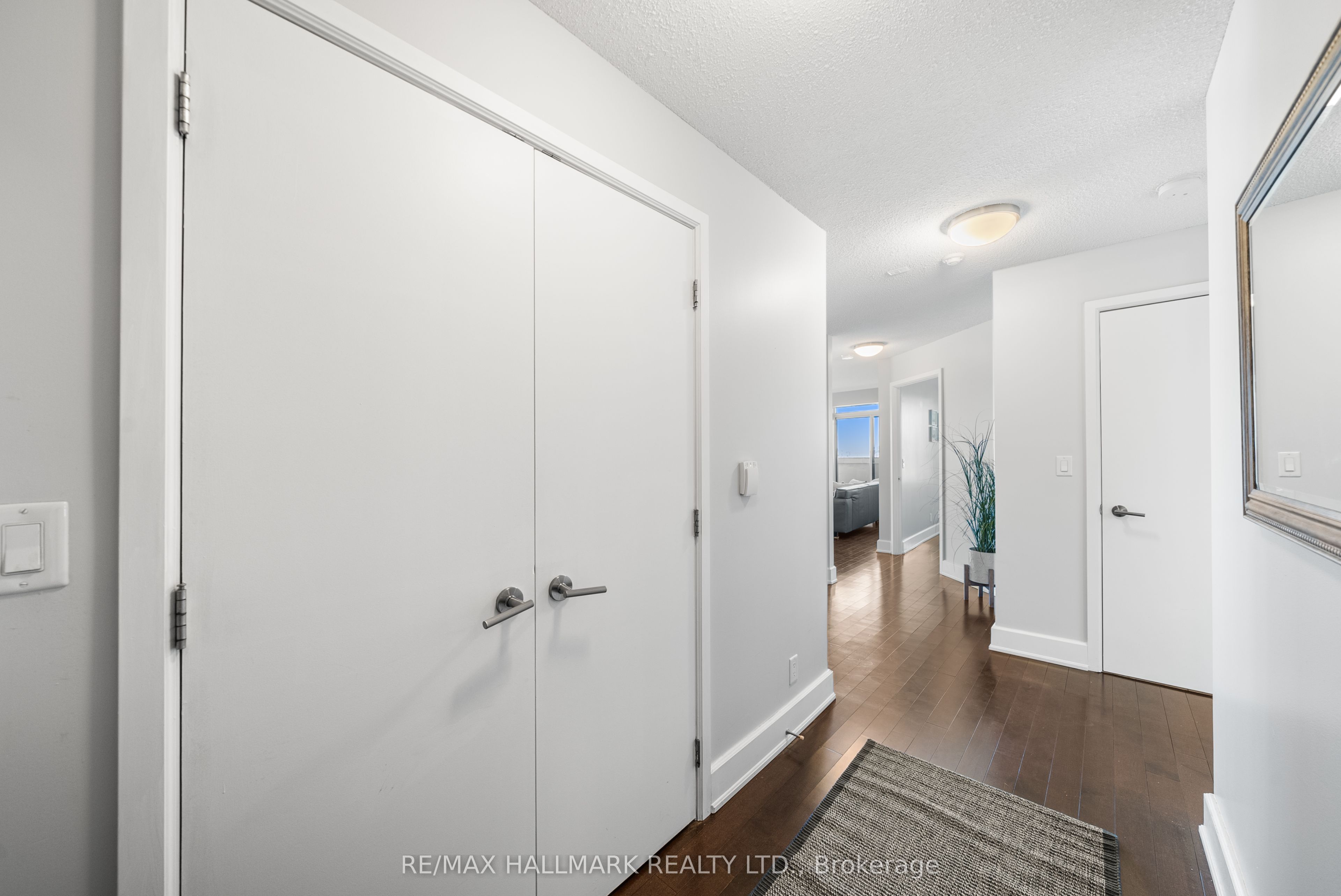 676 Sheppard Avenue E 708, Toronto, ON M2K 3E7 photo 3