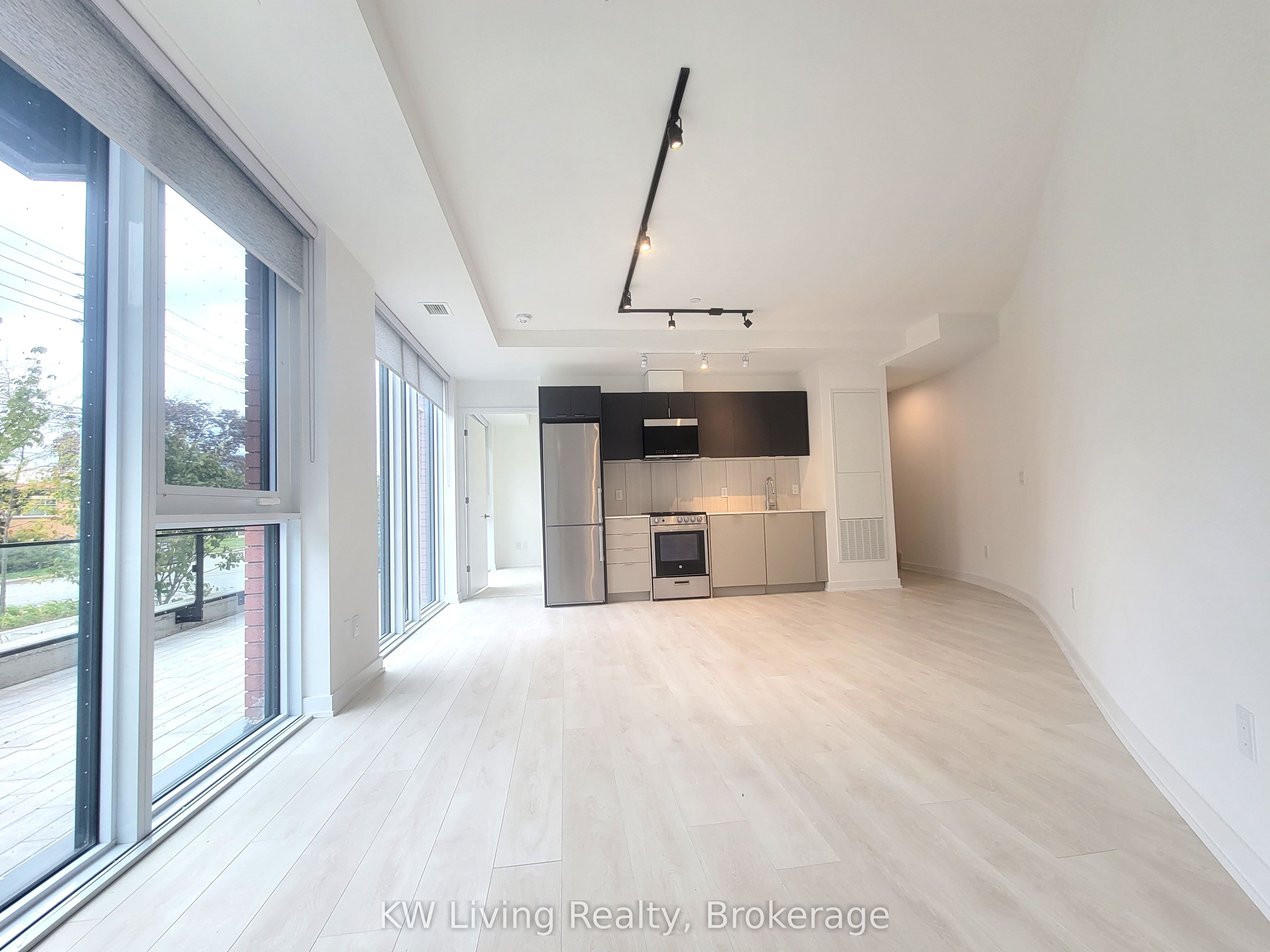 8 Tippett Road 101, Toronto, ON M3H 0E7 photo 2