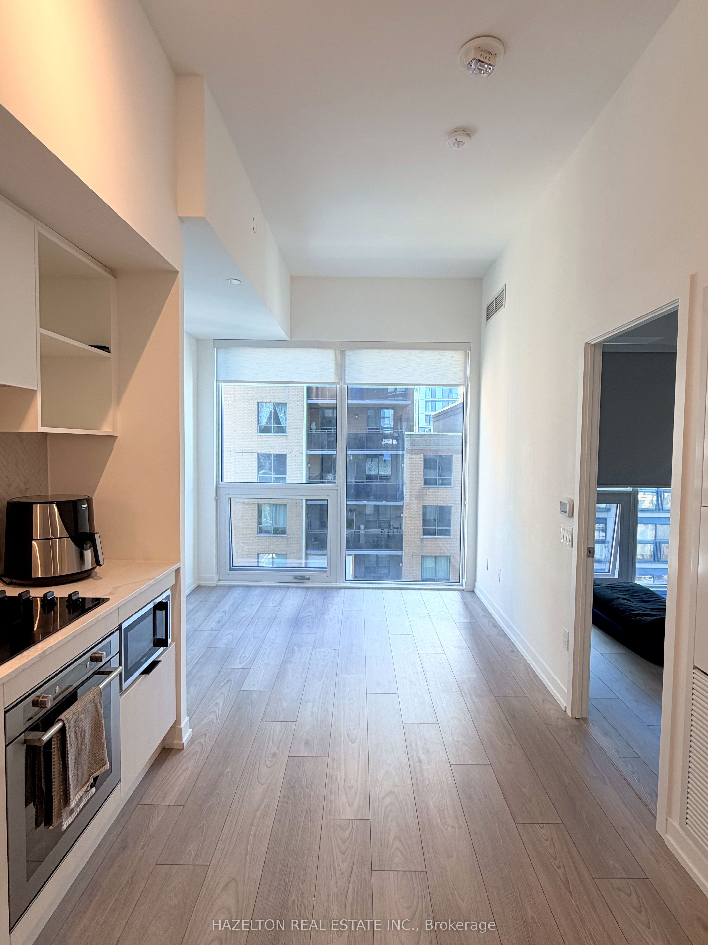 82 Dalhousie Street 1011, Toronto, ON M5B 0C5 photo 2