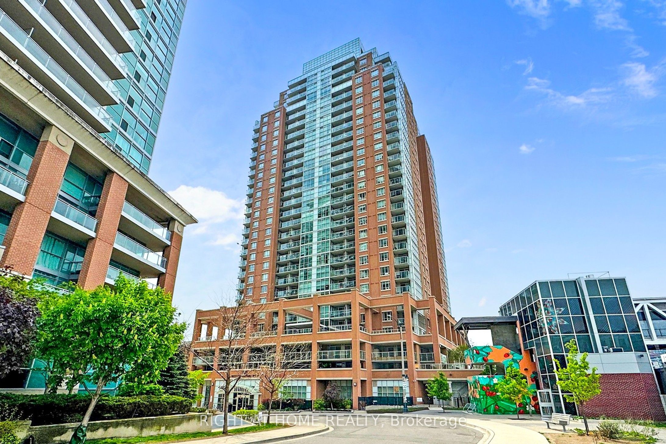 125 Western Battery Road 2415, Toronto, ON M6K 3R8 photo 2