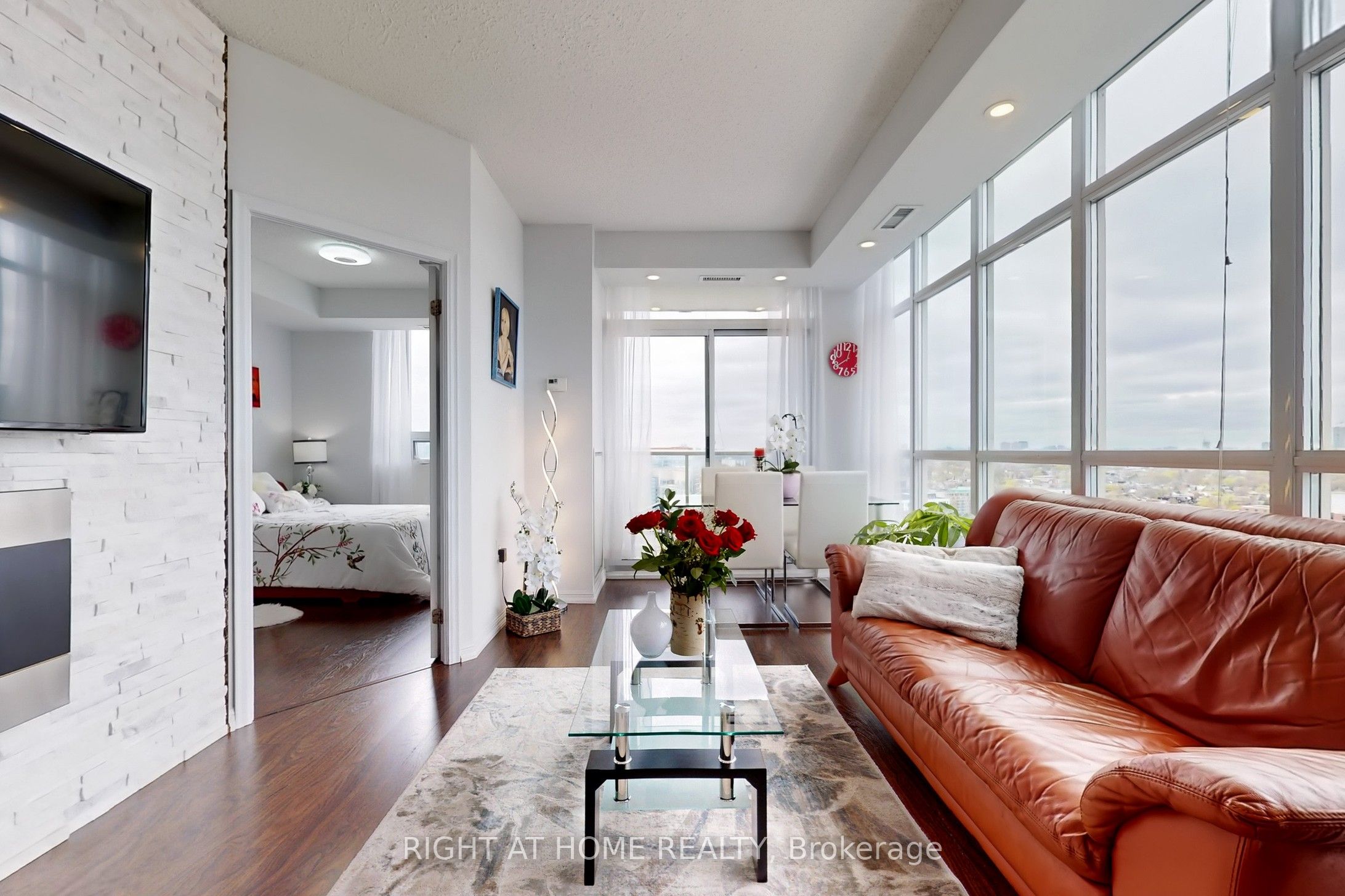 125 Western Battery Road 2415, Toronto, ON M6K 3R8 photo 4