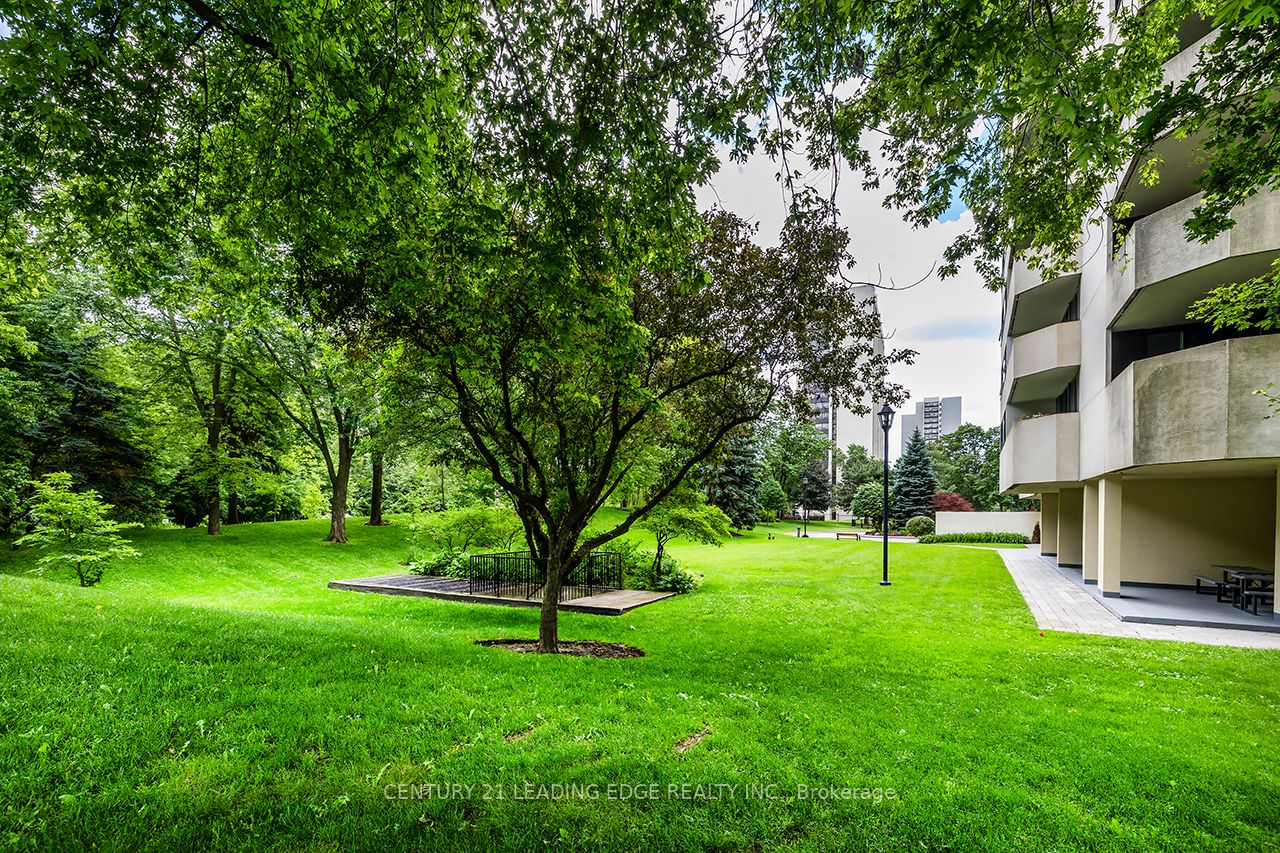 75 Wynford Heights Crescent 1708, Toronto, ON M3C 3H9 photo 5
