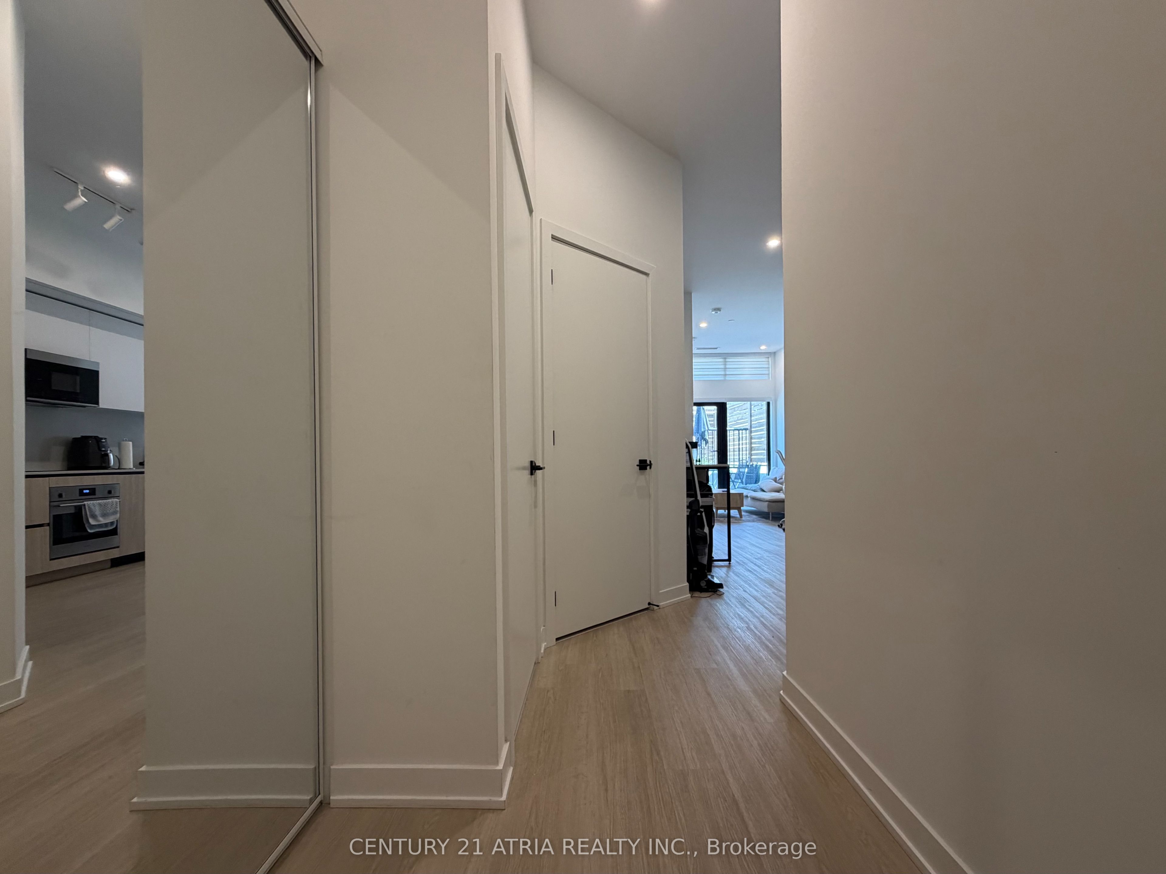 699 Sheppard Avenue E 102, Toronto, ON M2K 0J5 photo 3