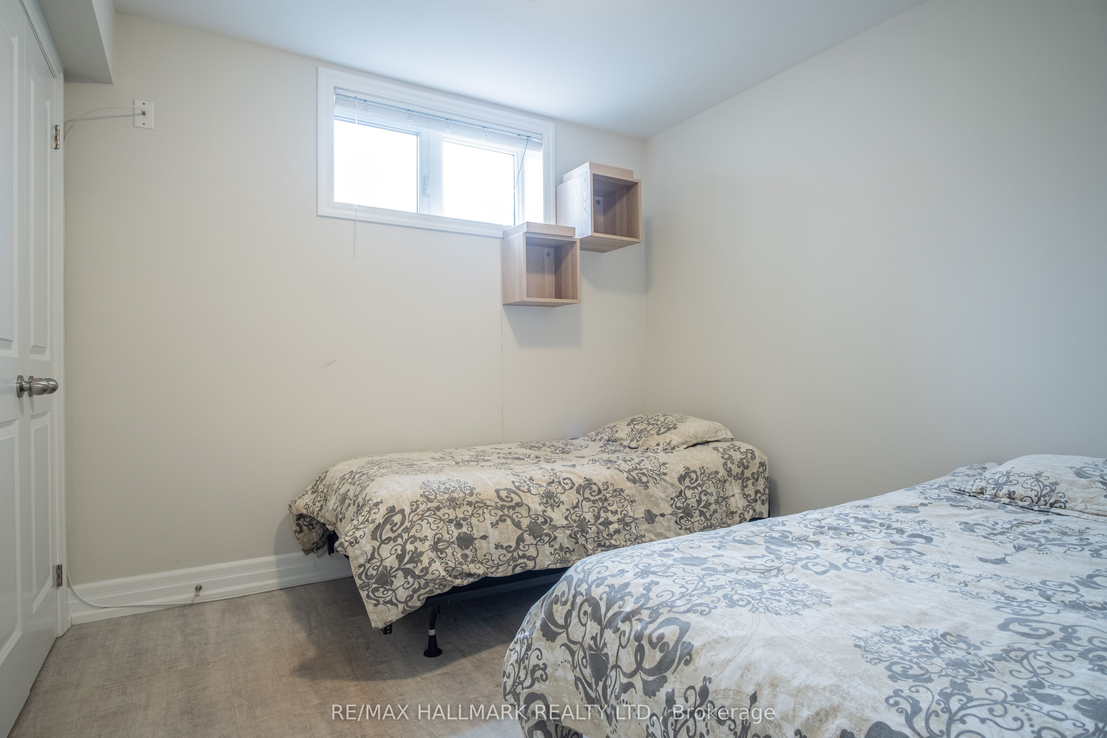 35 Roberta Drive Basement 1, Toronto, ON M6A 2J6 photo 4