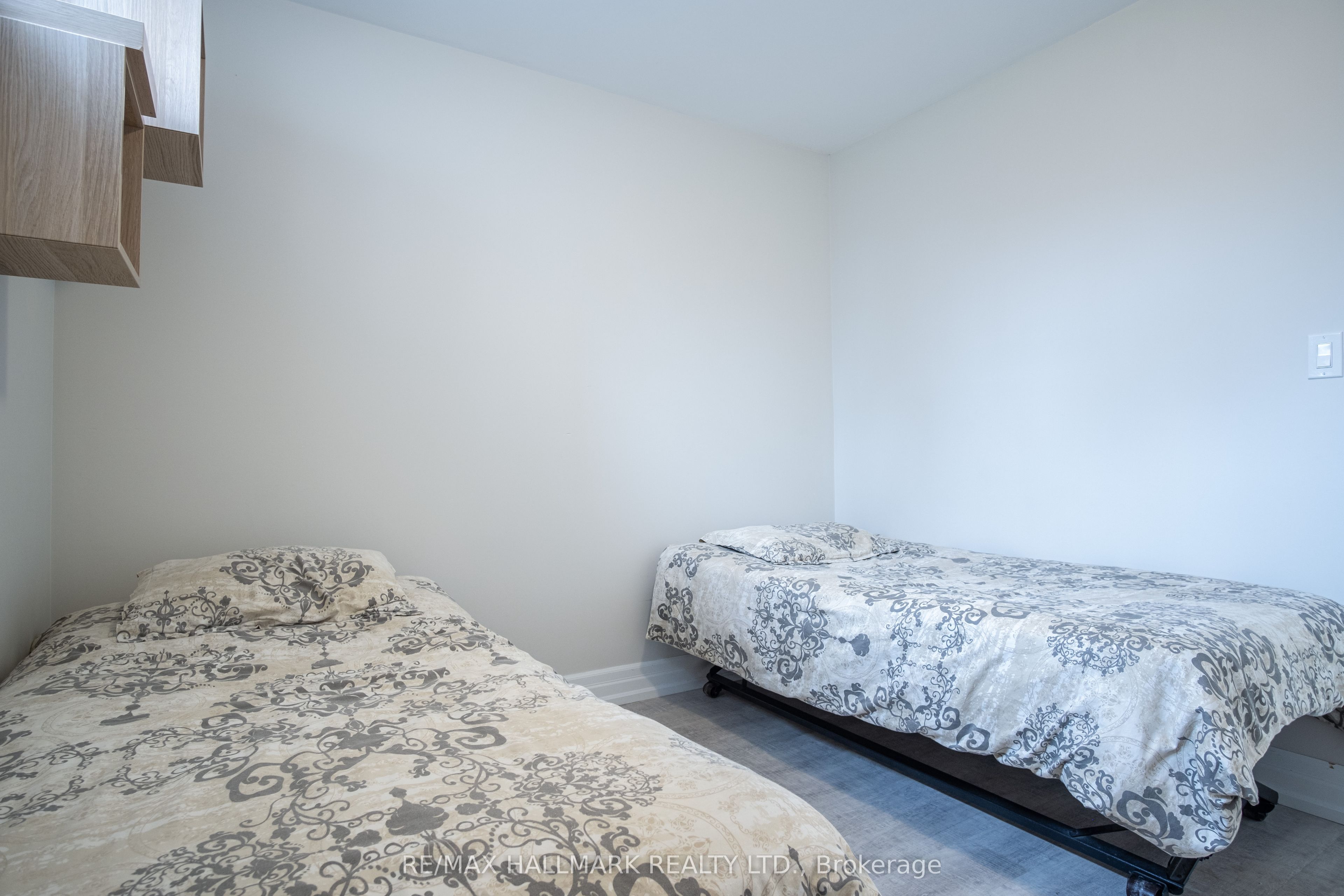 35 Roberta Drive Basement 1, Toronto, ON M6A 2J6 photo 5