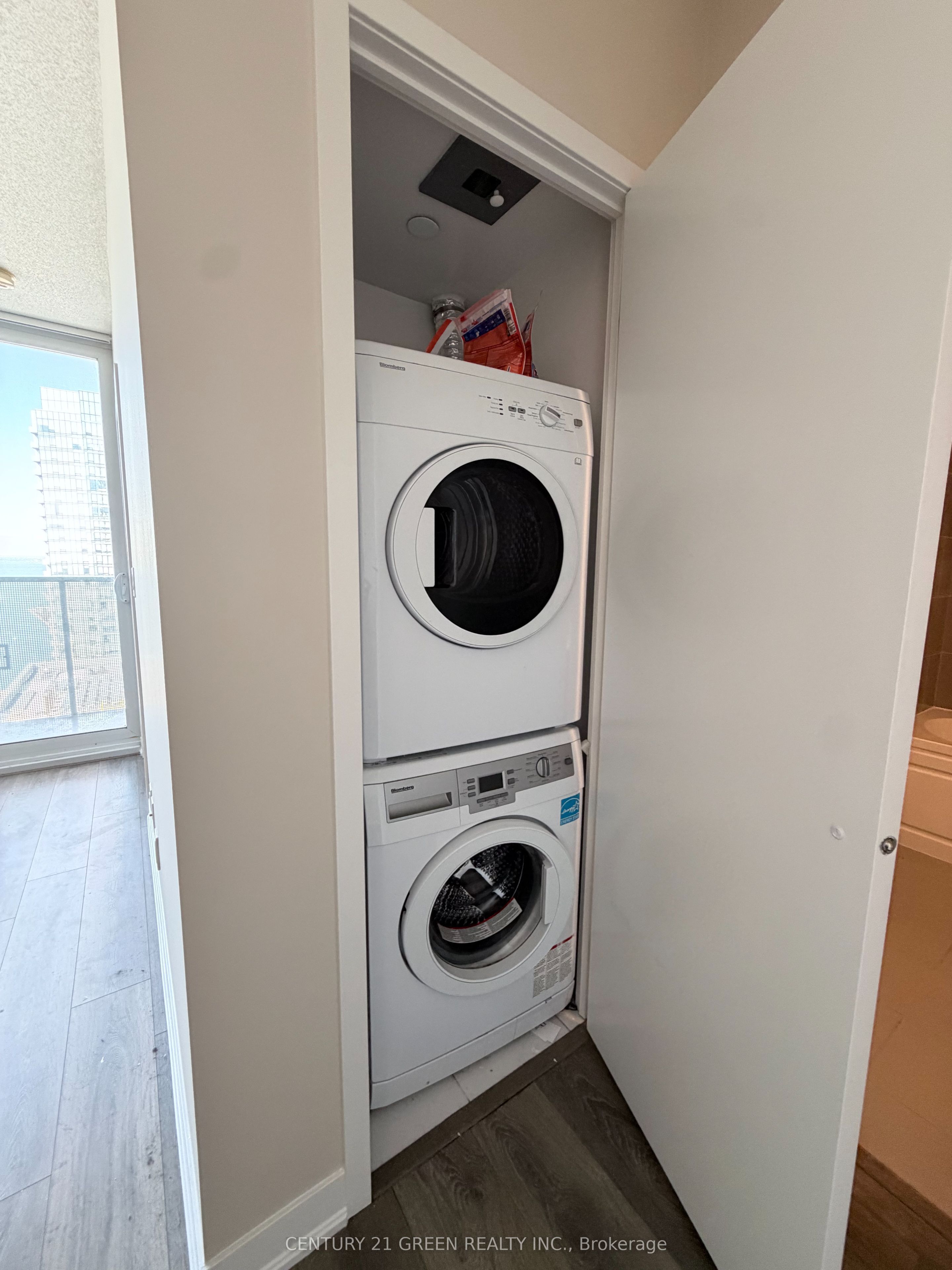 88 Harbour Street 6001, Toronto, ON M5J 0C3 photo 2