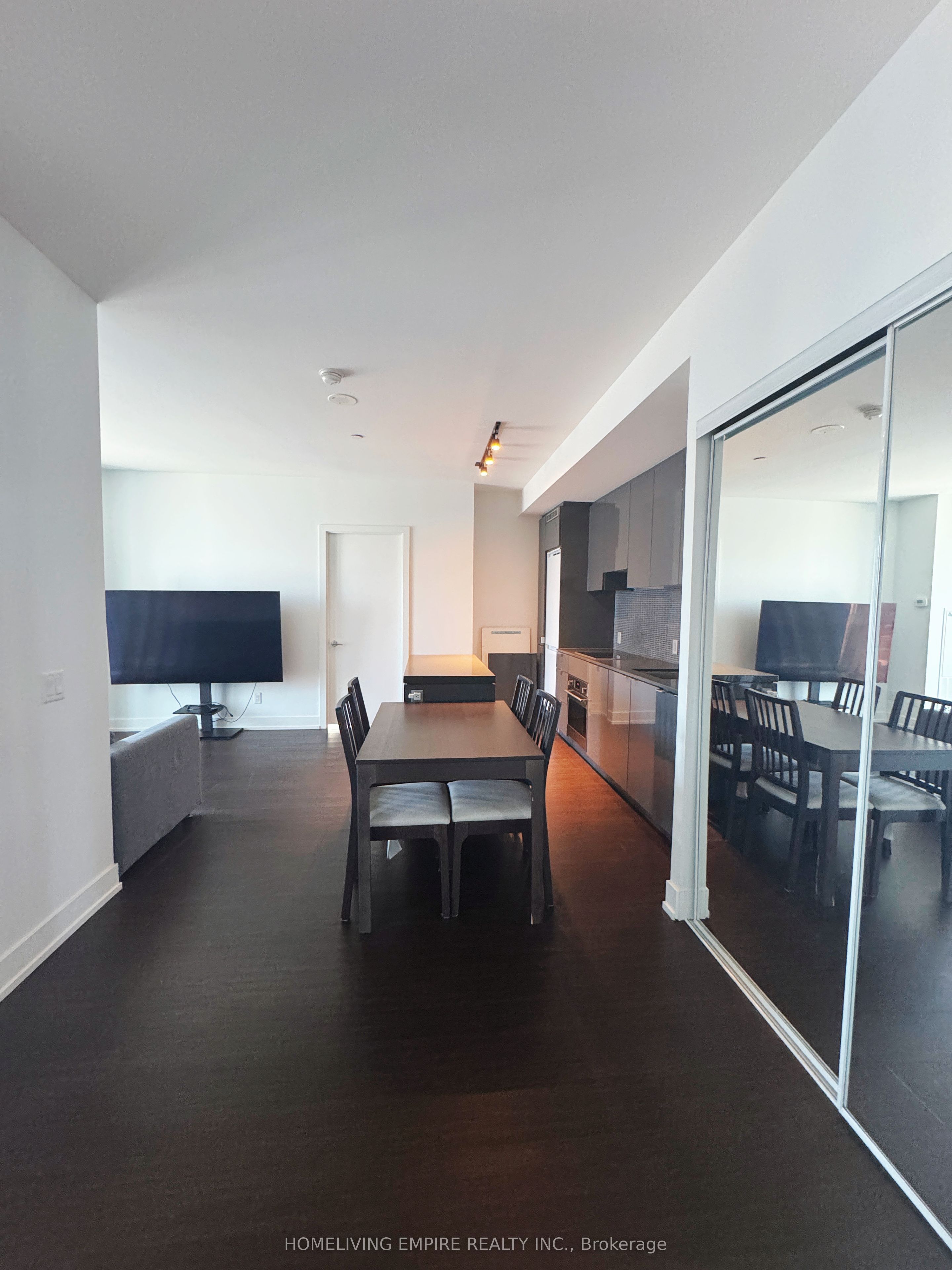 7 Grenville Street 2711, Toronto, ON M4Y 0W9 photo 3
