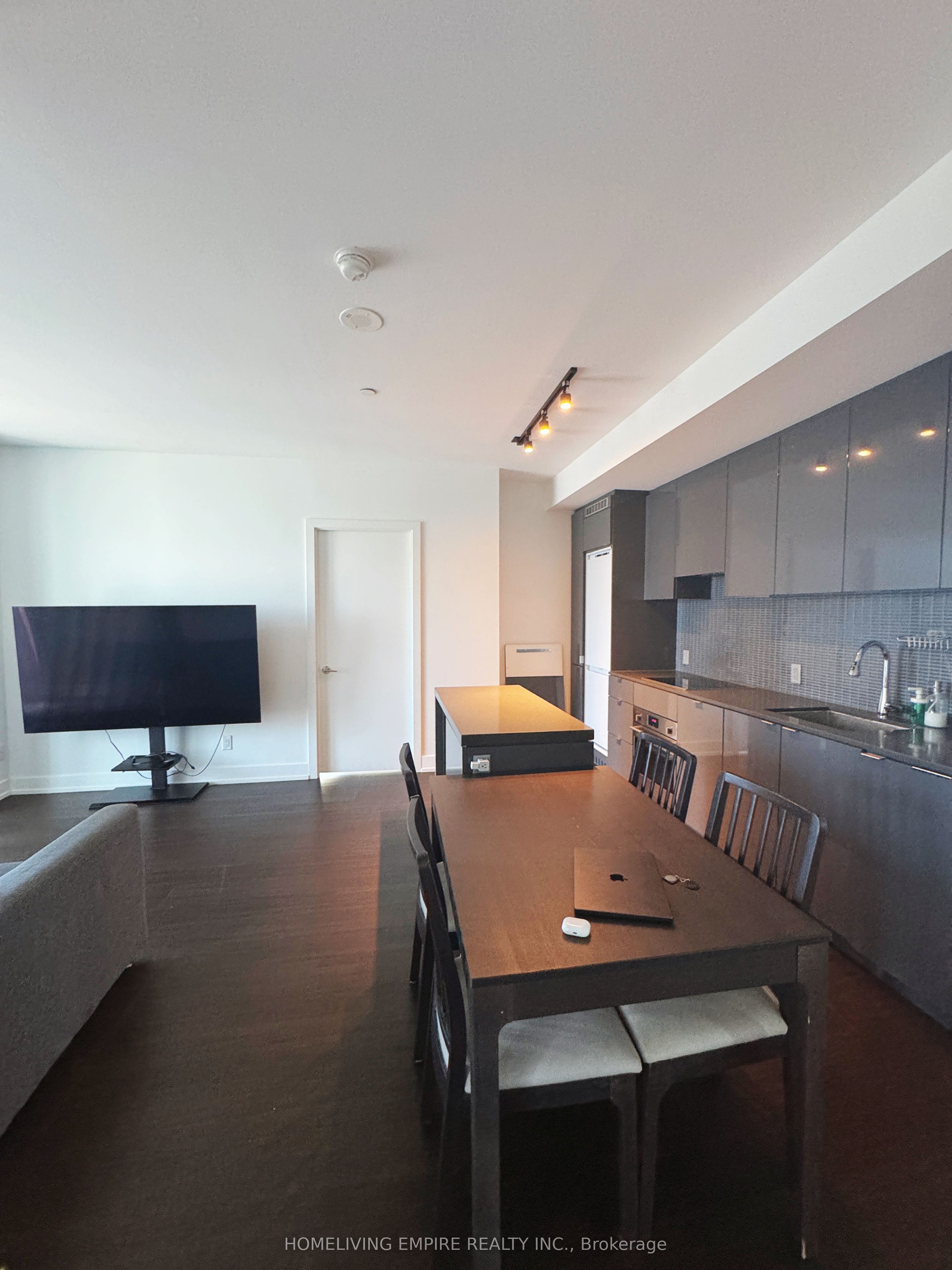 7 Grenville Street 2711, Toronto, ON M4Y 0W9 photo 5