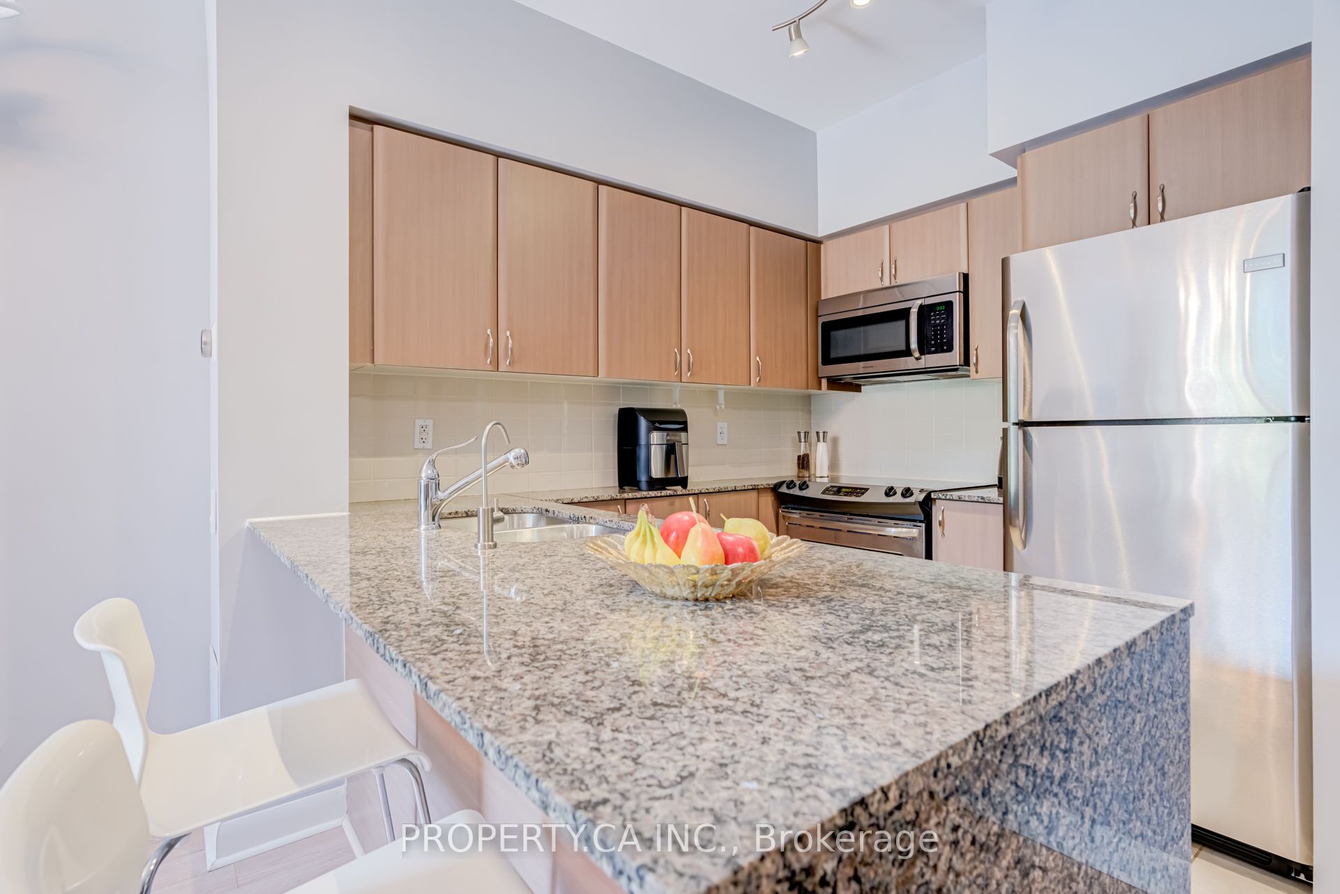 525 Wilson Avenue 118, Toronto, ON M3H 0A7 photo 2