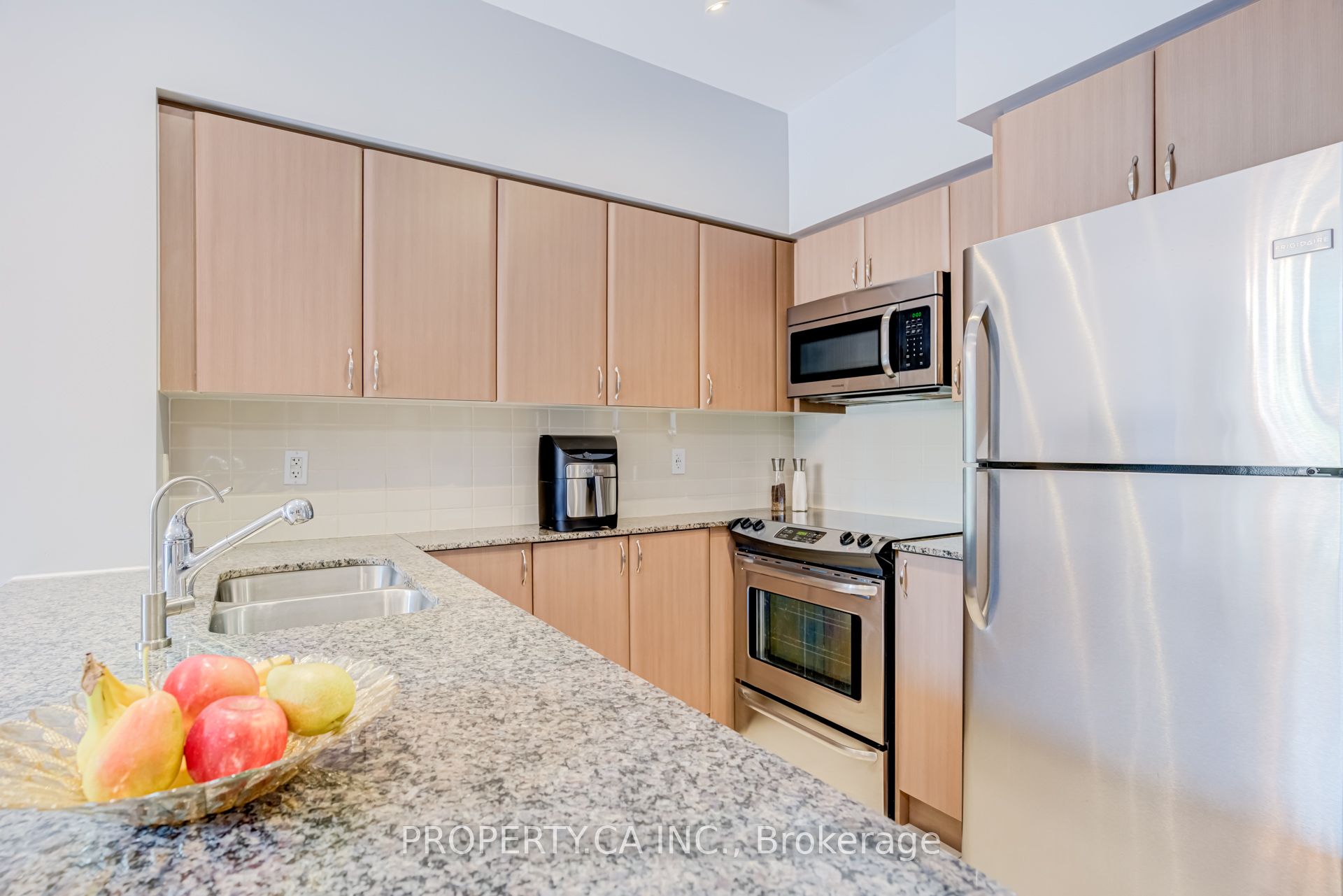 525 Wilson Avenue 118, Toronto, ON M3H 0A7 photo 3