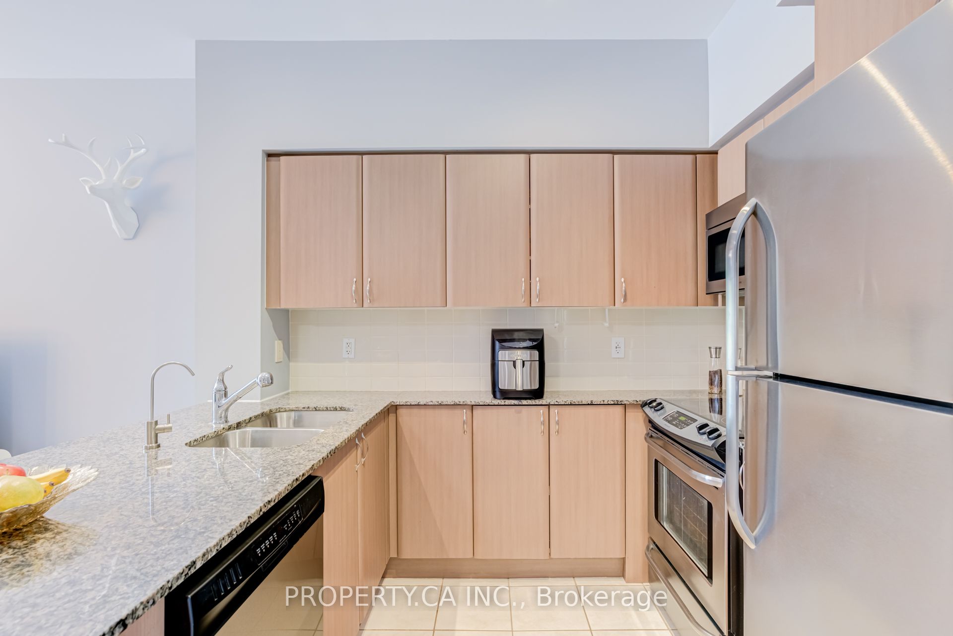 525 Wilson Avenue 118, Toronto, ON M3H 0A7 photo 4