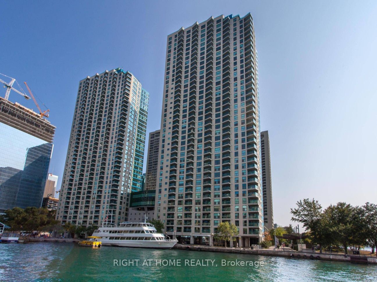 99 Harbour Square 2012, Toronto, ON M5J 2H2 photo 3