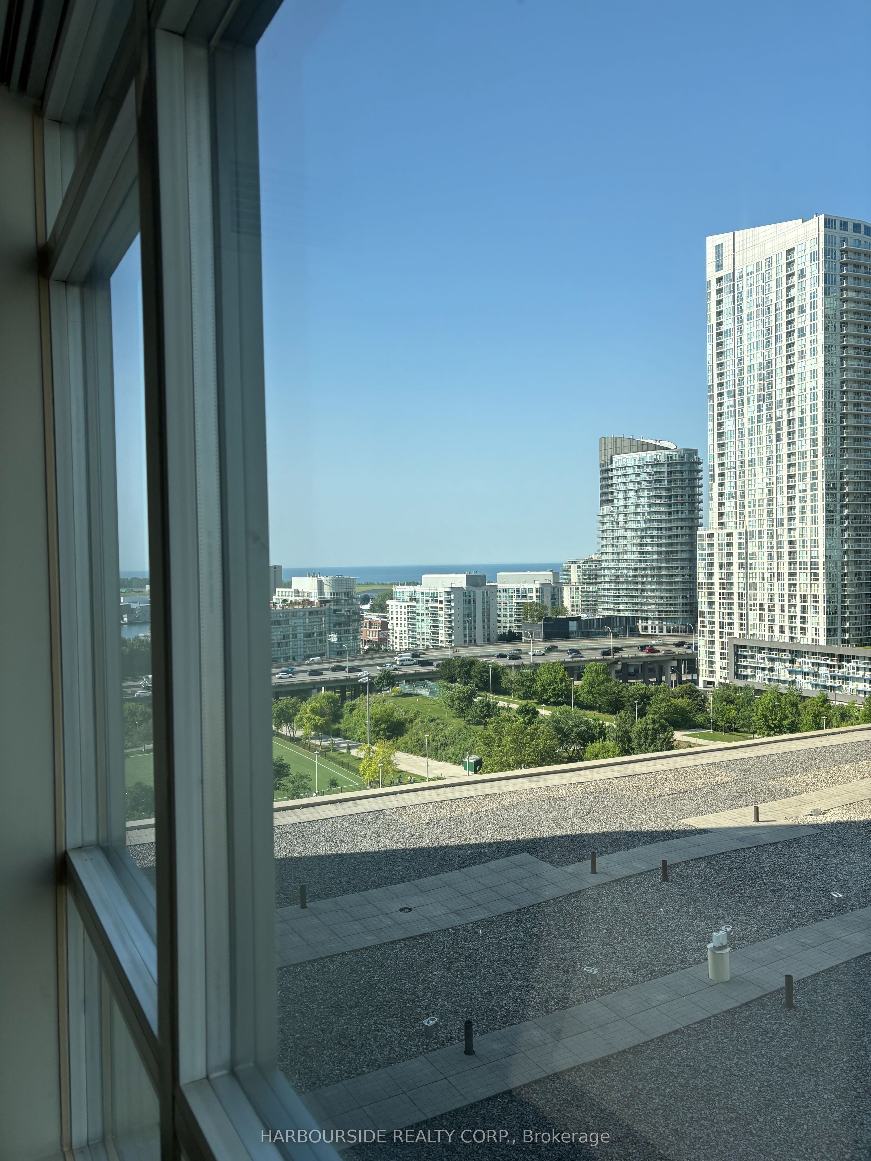 10 Capreol Court 1501, Toronto, ON M5V 4B3