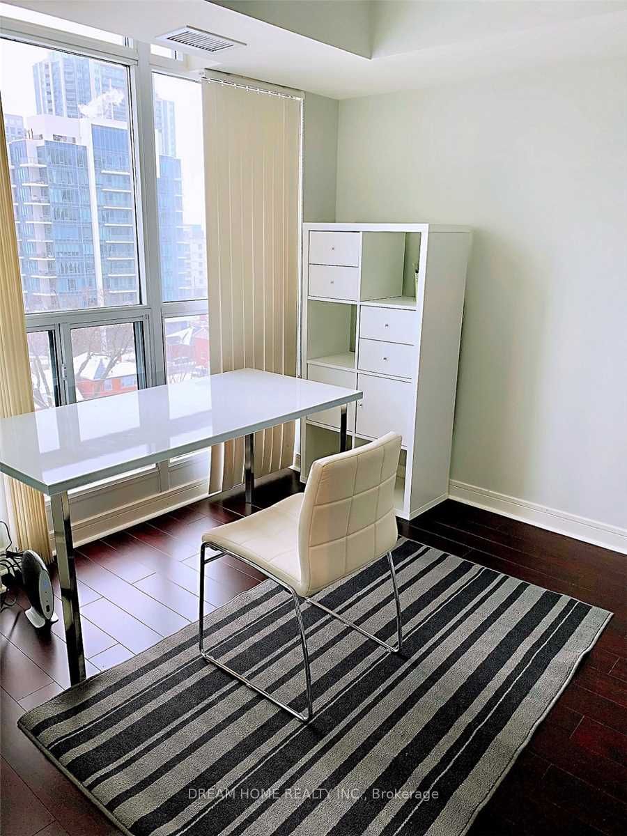 35 Bales Avenue 1012, Toronto, ON M2N 7L7 photo 3