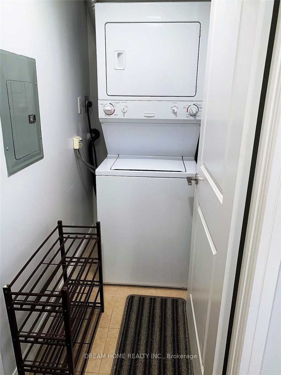35 Bales Avenue 1012, Toronto, ON M2N 7L7 photo 5