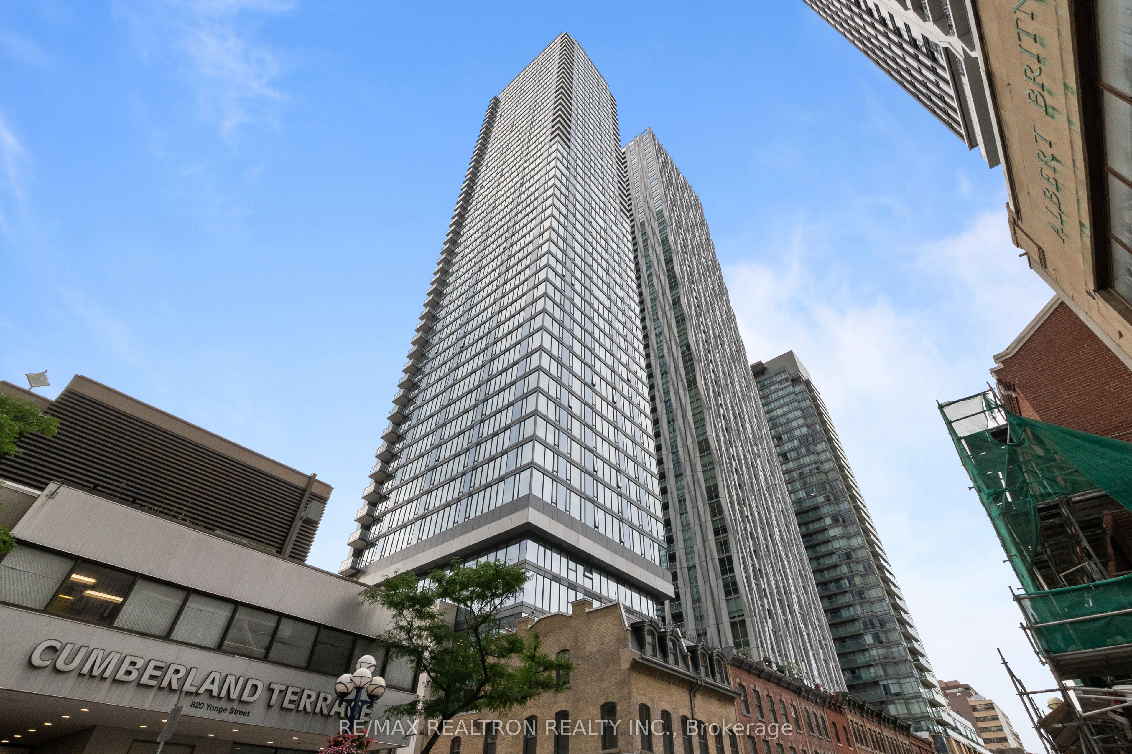 8 Cumberland Street 2704, Toronto, ON M4W 0B6