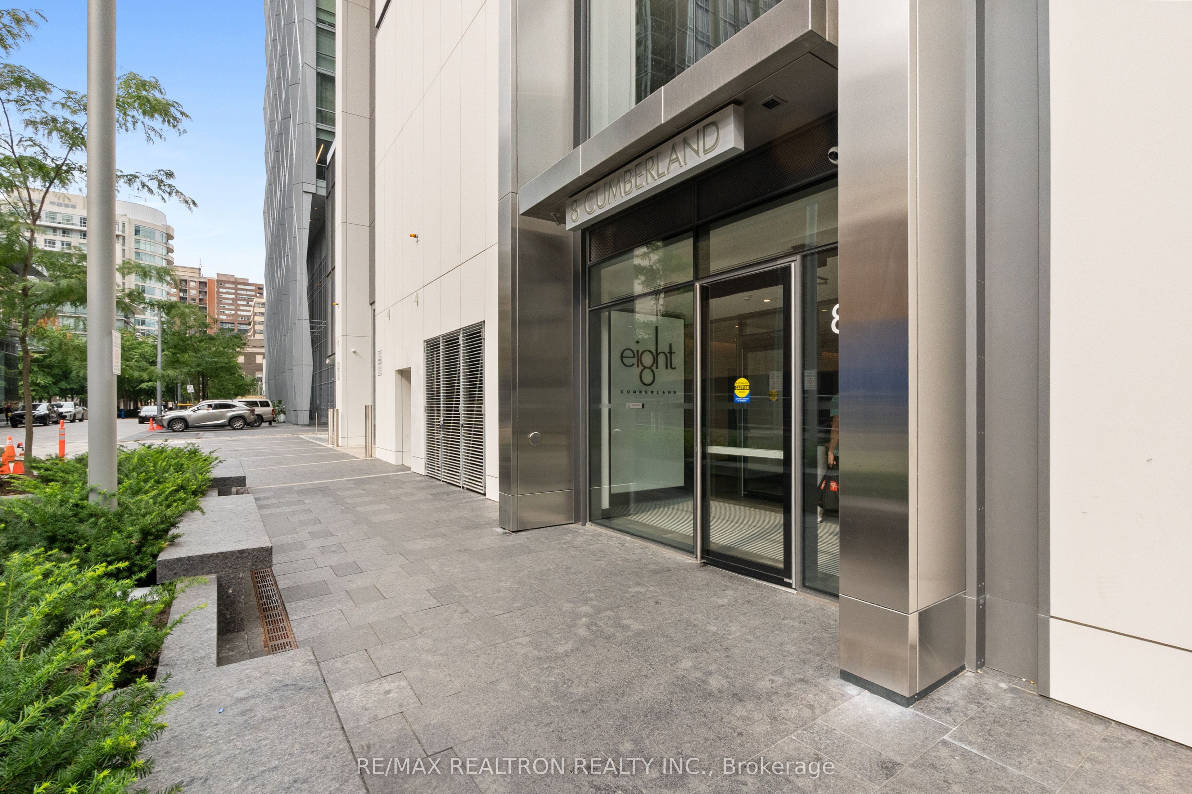8 Cumberland Street 2704, Toronto, ON M4W 0B6 photo 2