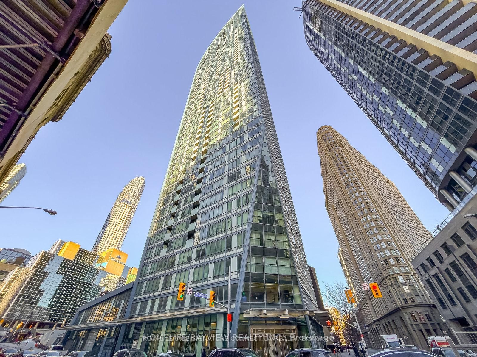 8 The Esplanade 3709, Toronto, ON M5E 0A6 photo 2