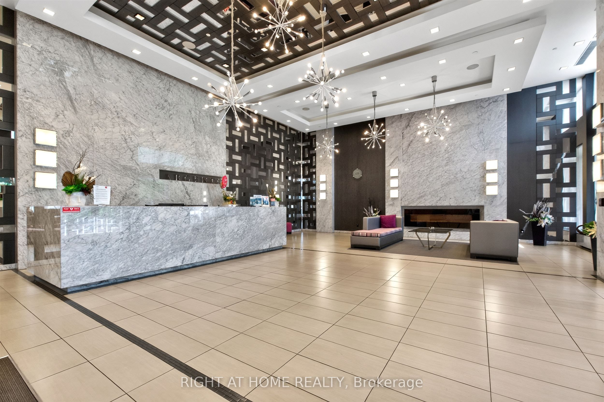 18 Graydon Hall Drive 509, Toronto, ON M3A 0A4 photo 4