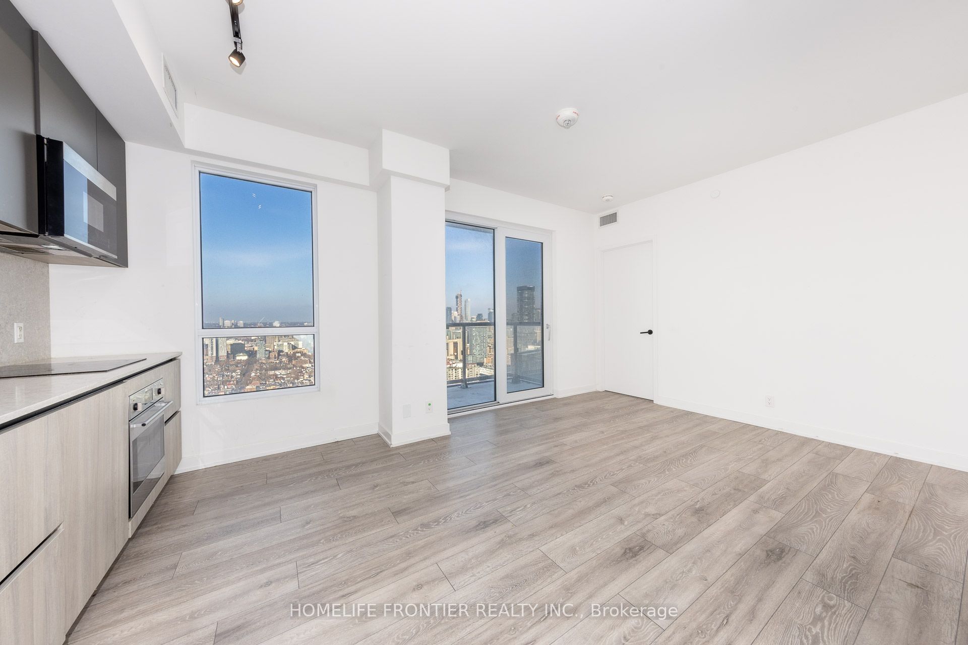 108 Peter Street 4702, Toronto, ON M5V 2G7 photo 3