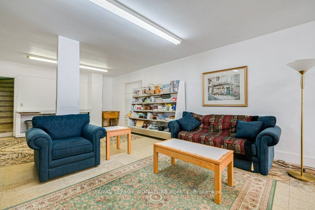 724 Vaughan Road, Toronto, ON M6E 2Y9 photo 3