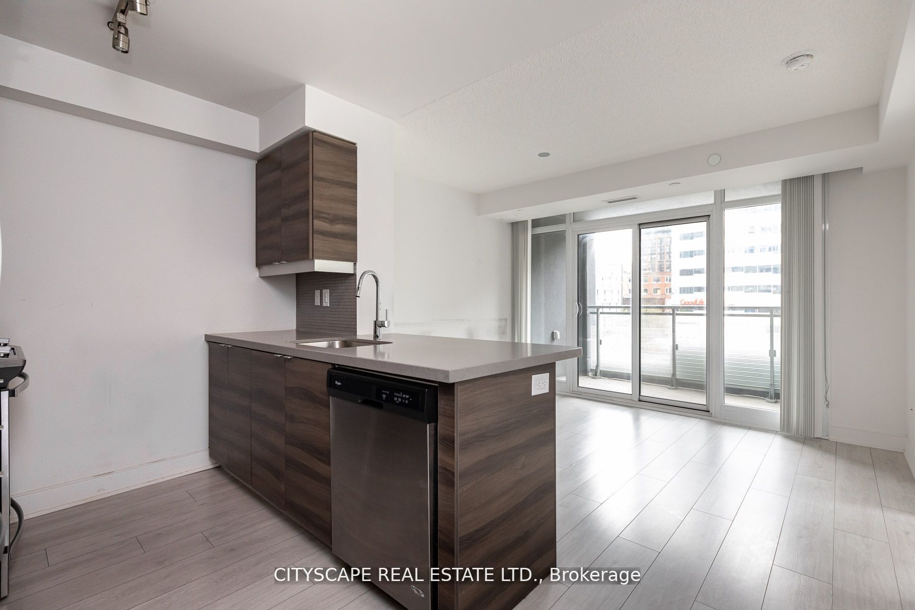 525 Adelaide Street W 315, Toronto, ON M5V 1T6