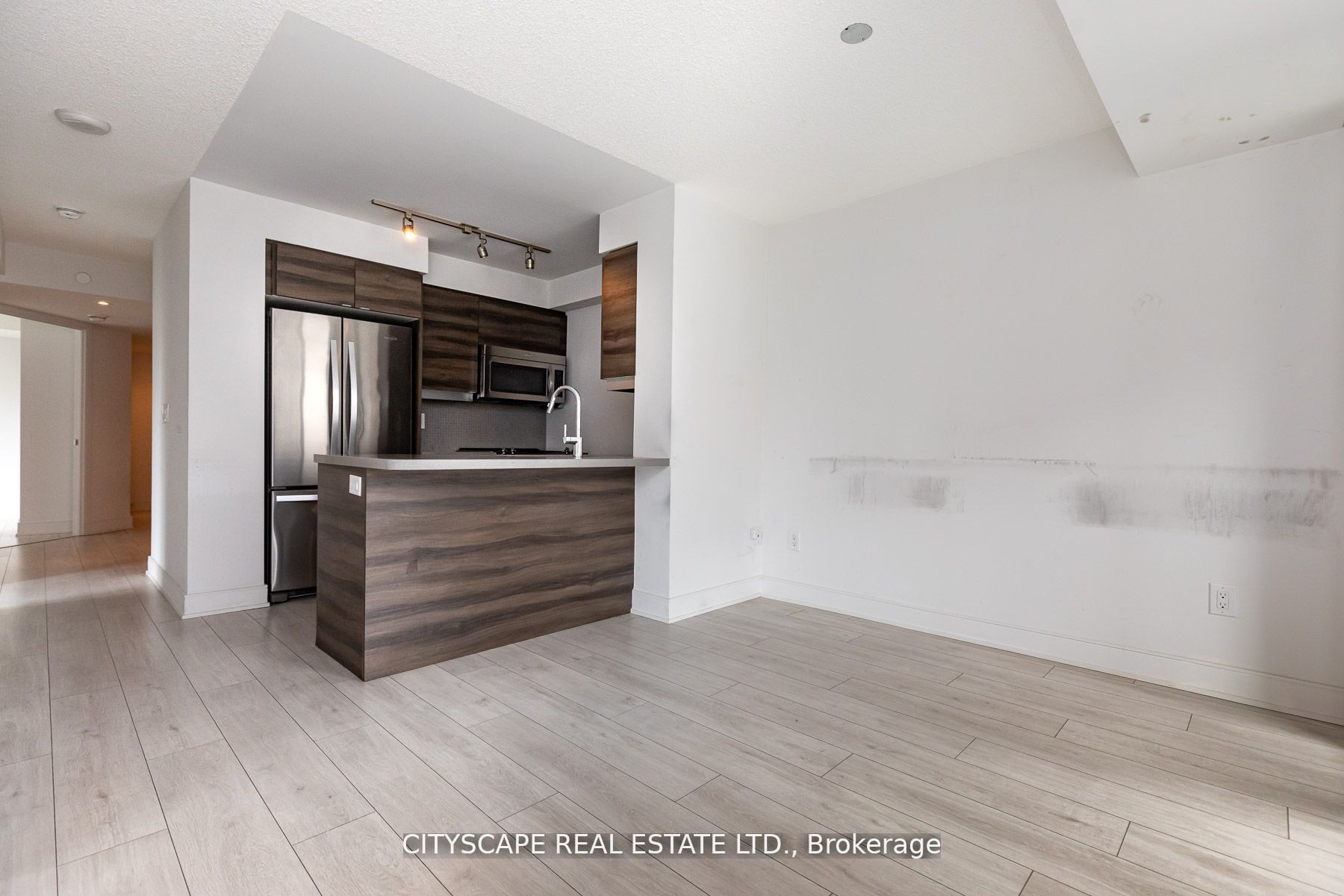 525 Adelaide Street W 315, Toronto, ON M5V 1T6 photo 3