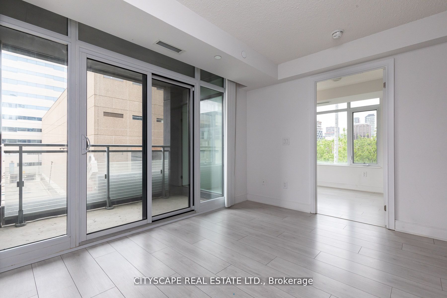 525 Adelaide Street W 315, Toronto, ON M5V 1T6 photo 4
