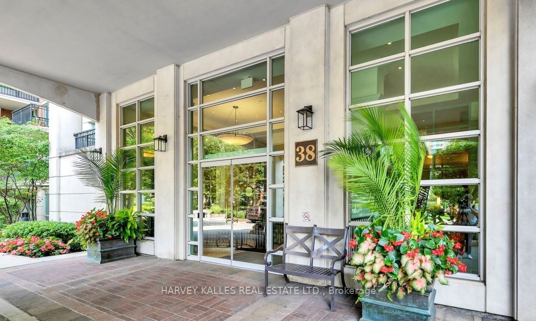 38 William Carson Crescent 722, Toronto, ON M2P 2A1