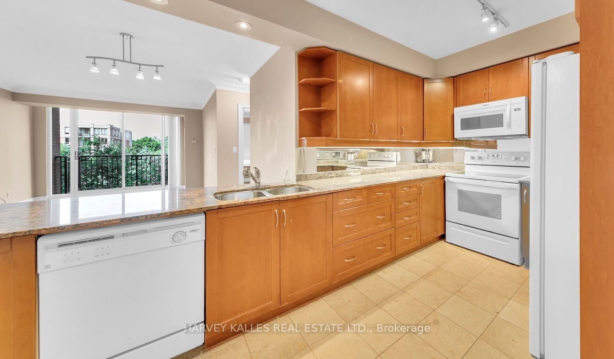 38 William Carson Crescent 722, Toronto, ON M2P 2A1 photo 3