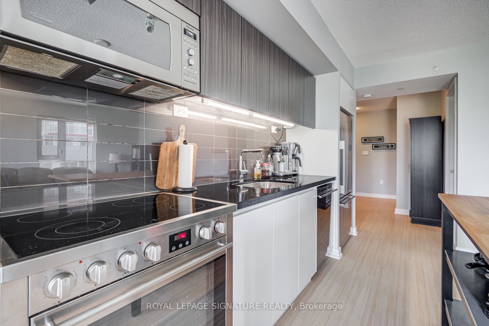 75 Queens Wharf Road 318, Toronto, ON M5V 0J8 photo 5