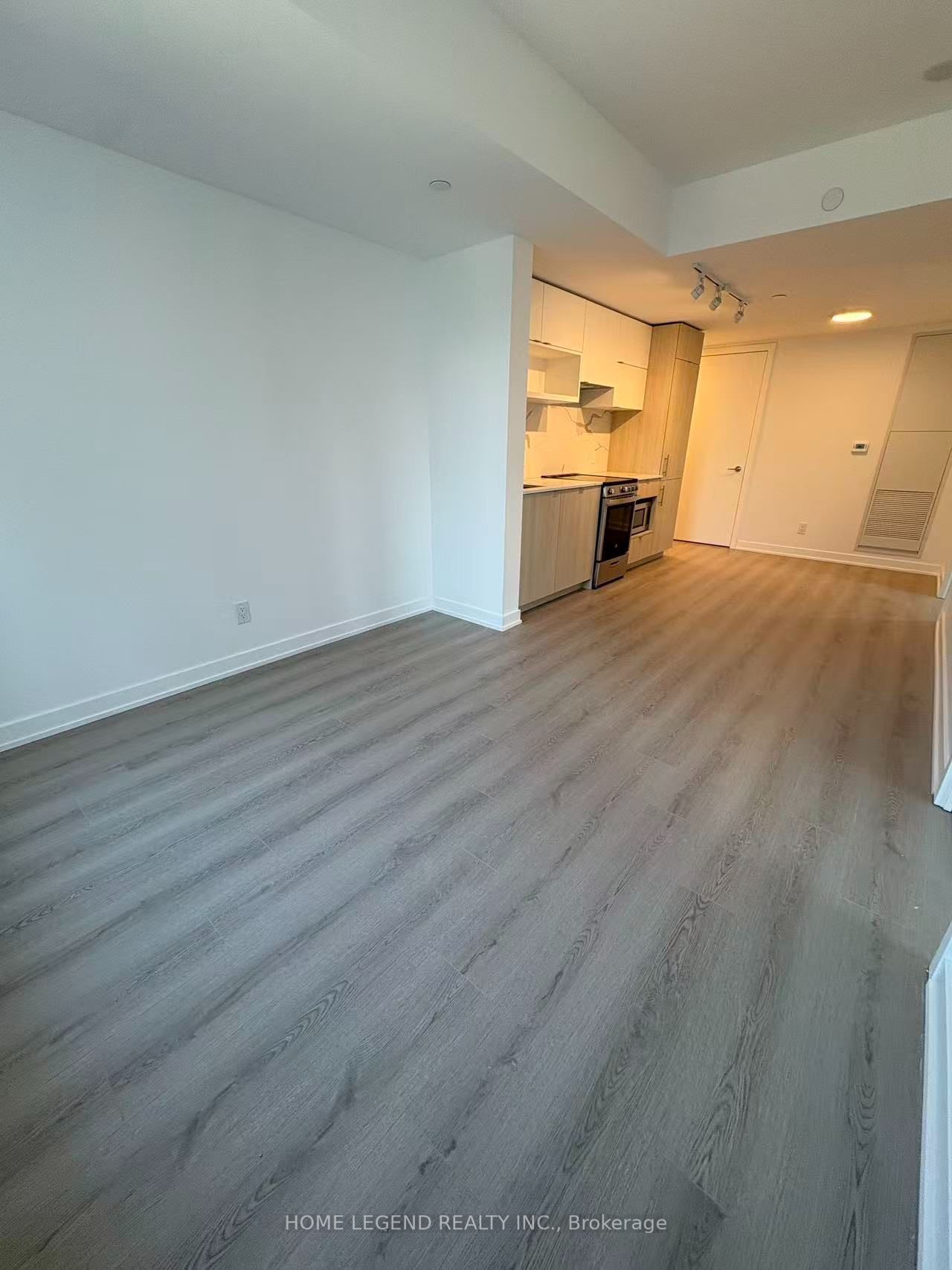 100 Queen Street S 2115, Toronto, ON M5C 0B5 photo 4