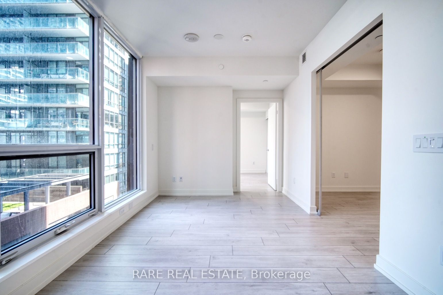 15 Mercer Street 619, Toronto, ON M5V 1H2 photo 2