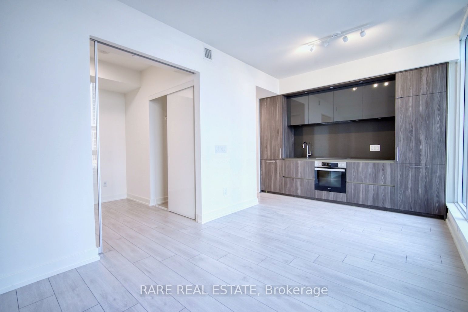 15 Mercer Street 619, Toronto, ON M5V 1H2 photo 3