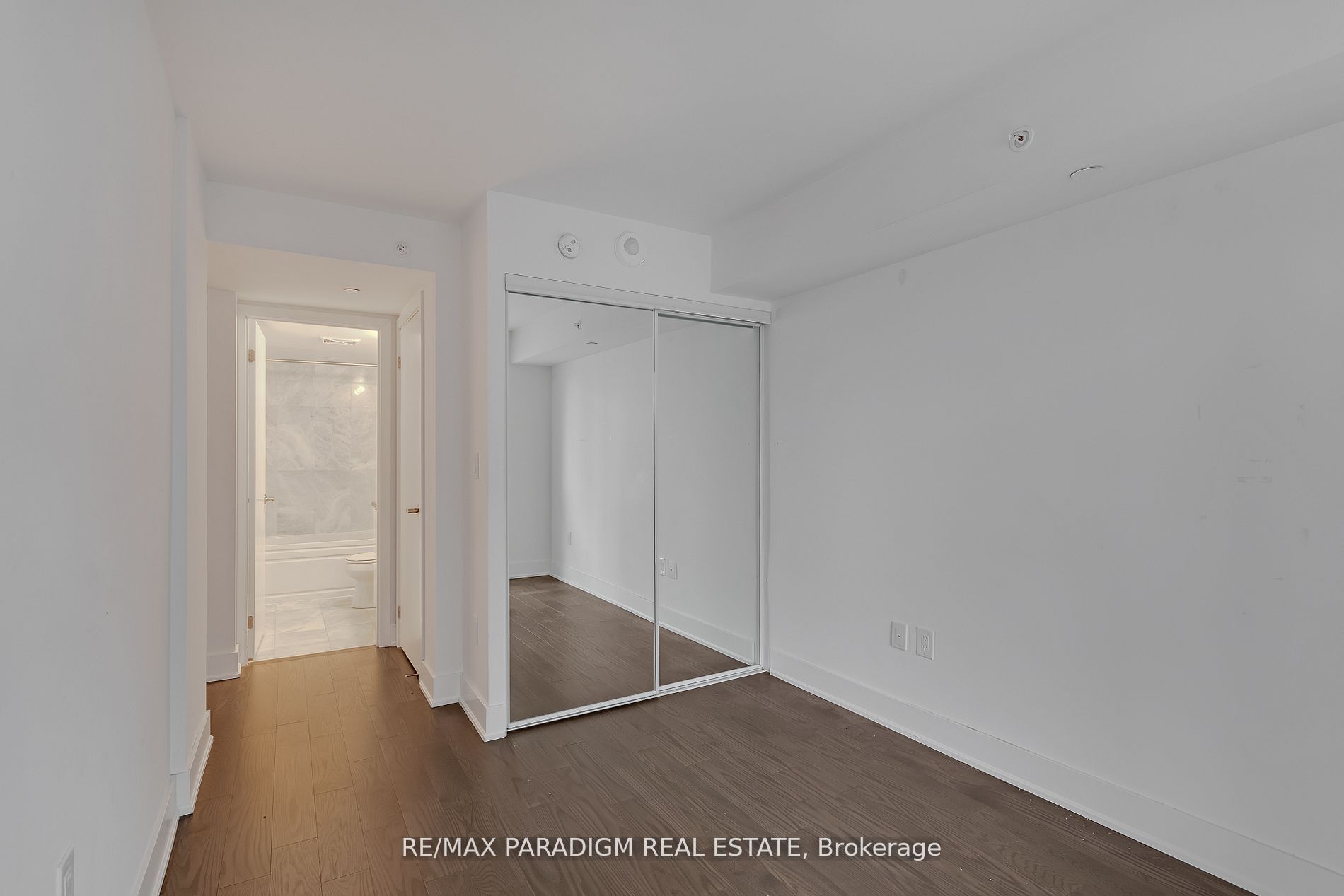 955 Bay Street 2501, Toronto, ON M5S 0C6 photo 3