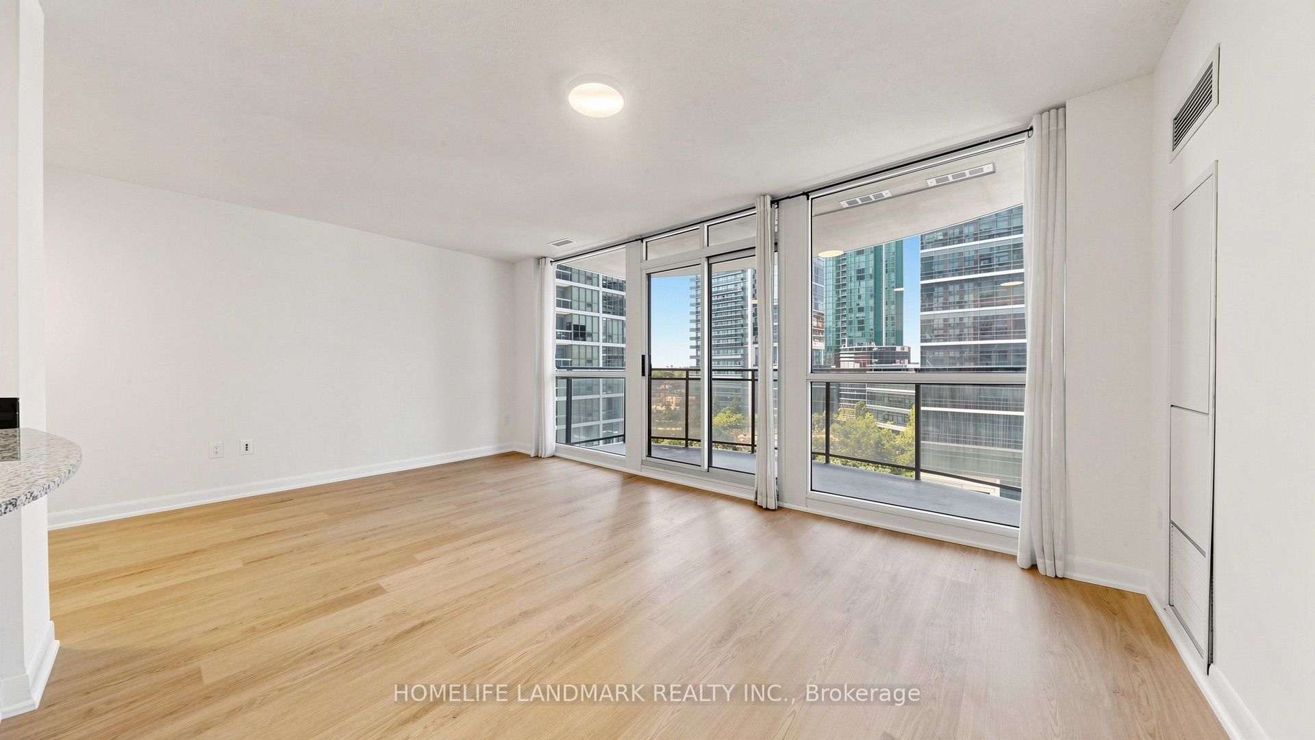 33 Sheppard Avenue E 1105, Toronto, ON M2N 7K1 photo 4