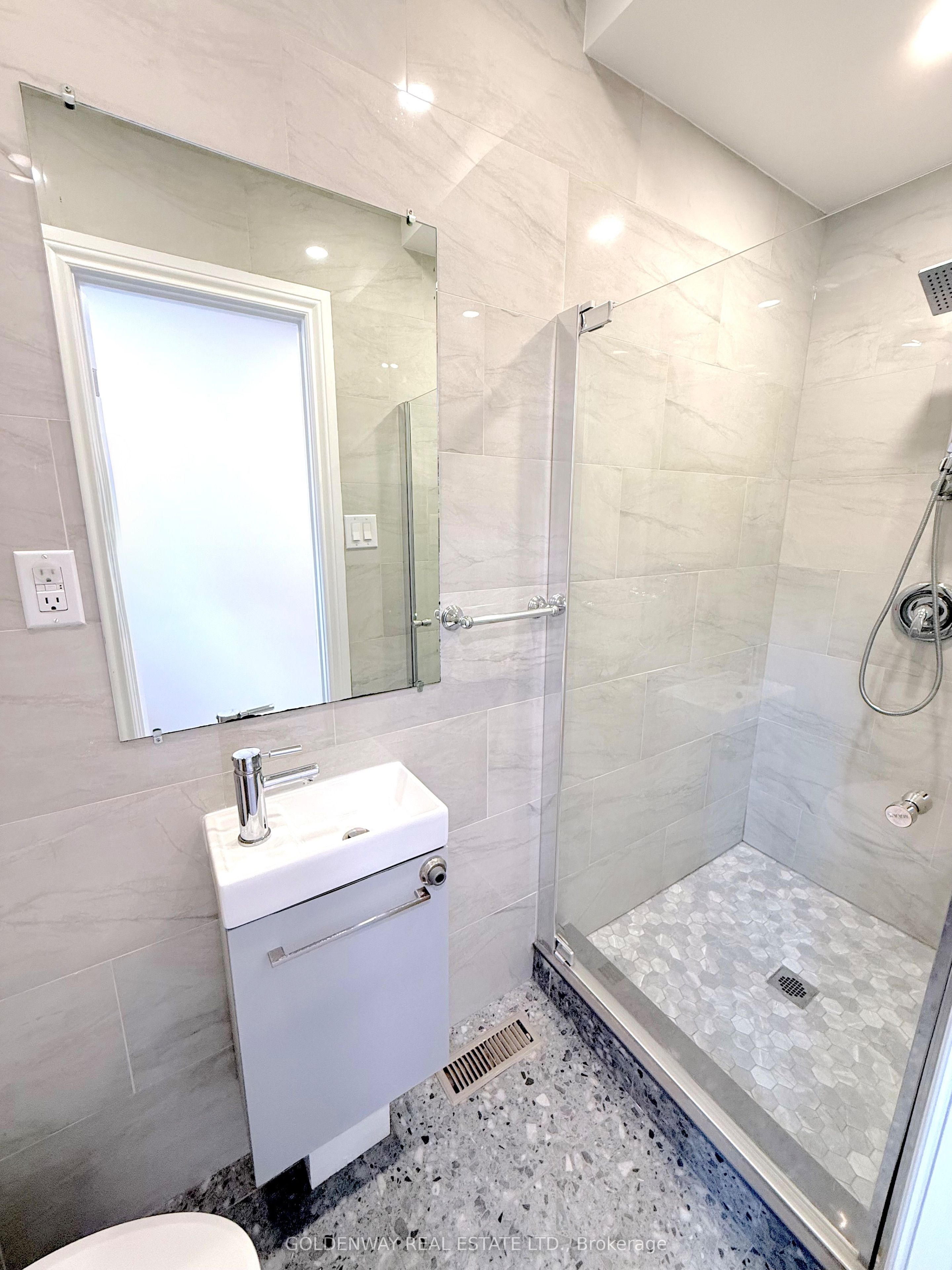 114 Loganberry Crescent, Toronto, ON M2H 3H1 photo 4