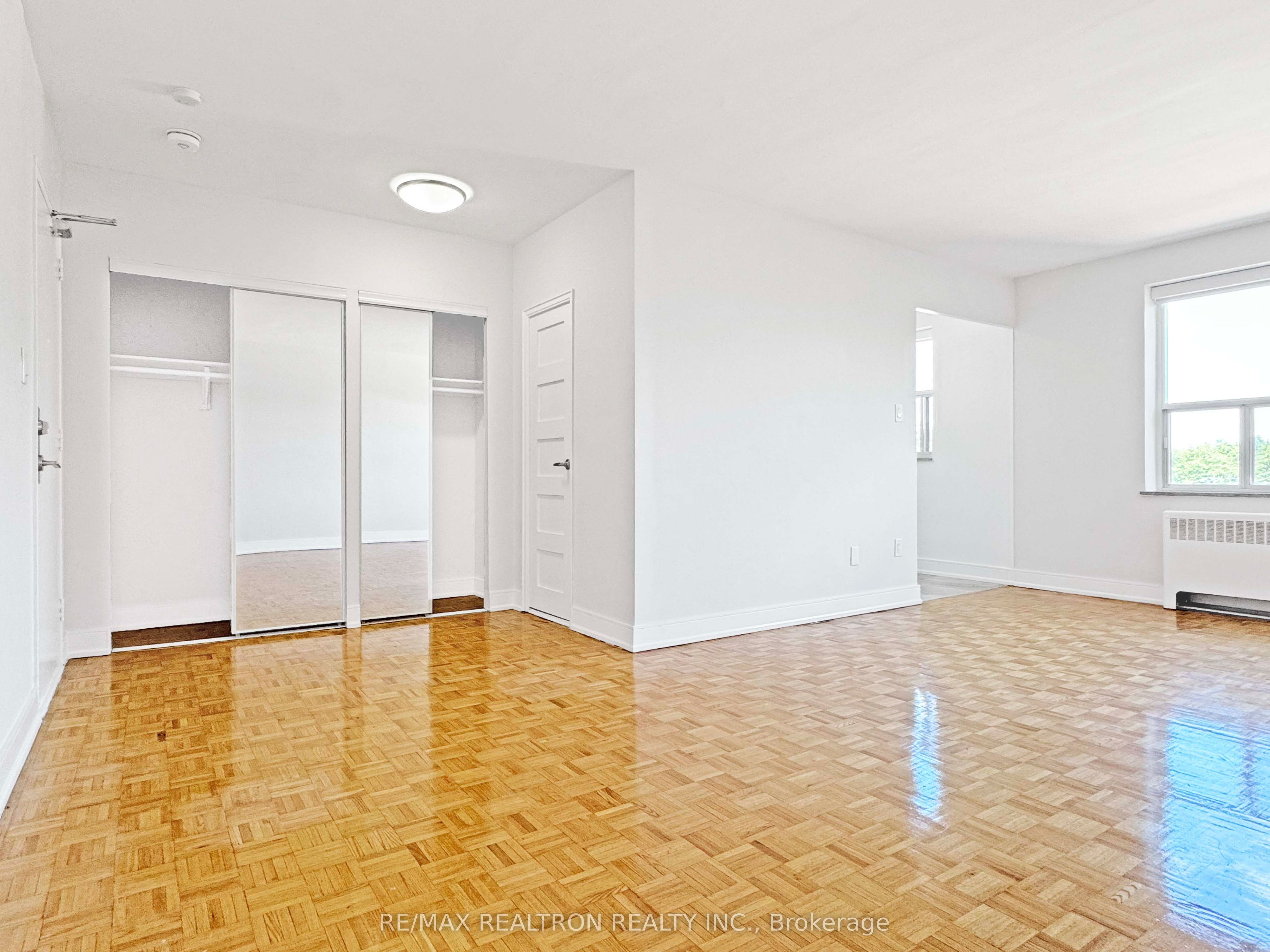 1291 Bayview Avenue 306, Toronto, ON M4G 2Z9 photo 2