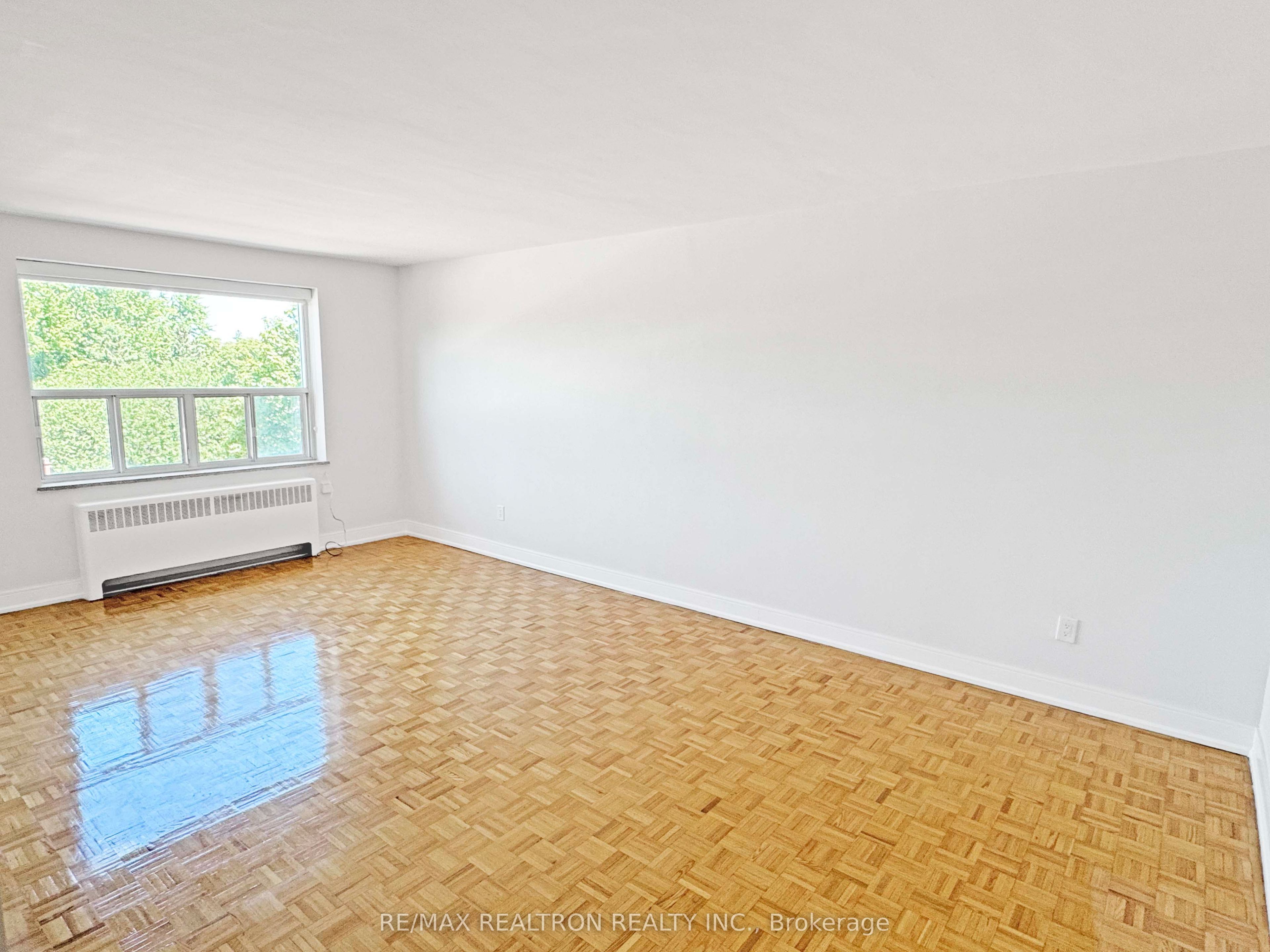 1291 Bayview Avenue 306, Toronto, ON M4G 2Z9 photo 3