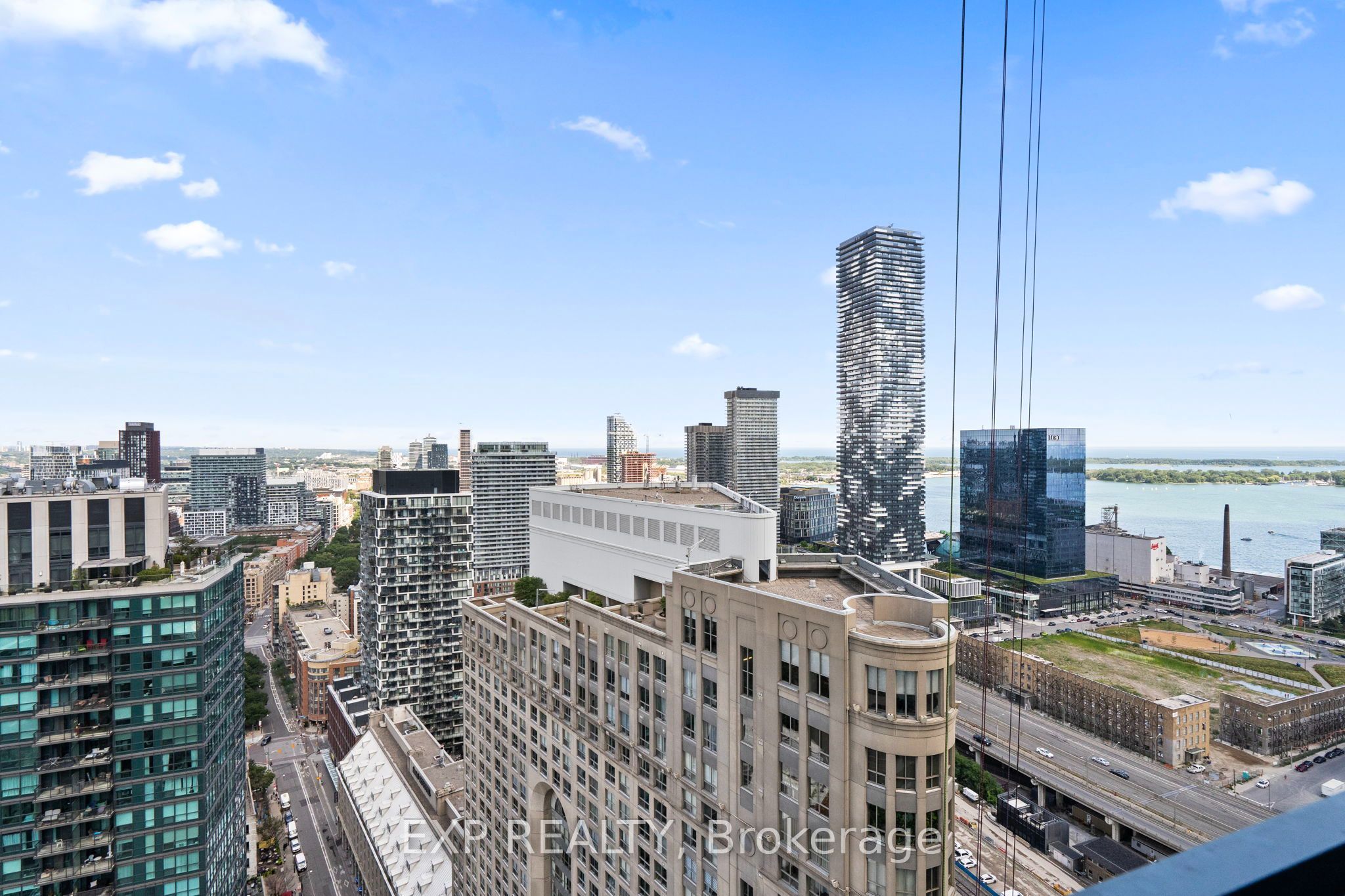 8 The Esplanade 3510, Toronto, ON M5E 0A6 photo 5