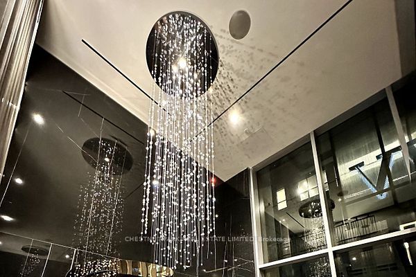 11 Yorkville Avenue 1811, Toronto, ON M4W 1L2 photo 3
