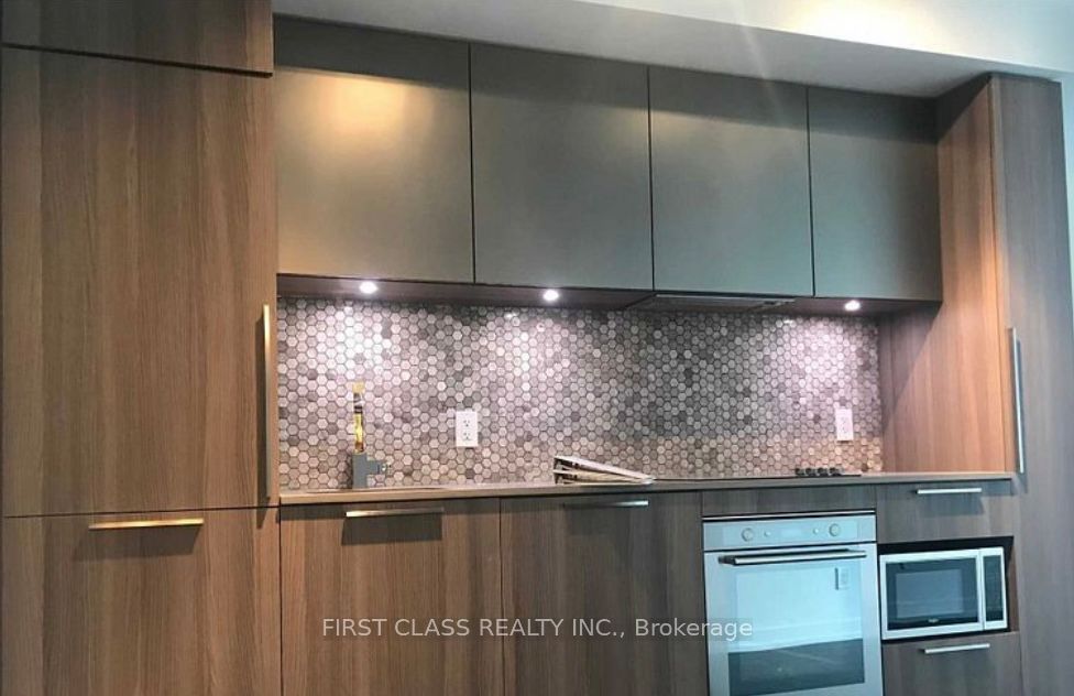 85 Wood Street 1518, Toronto, ON M4Y 0E8 photo 3