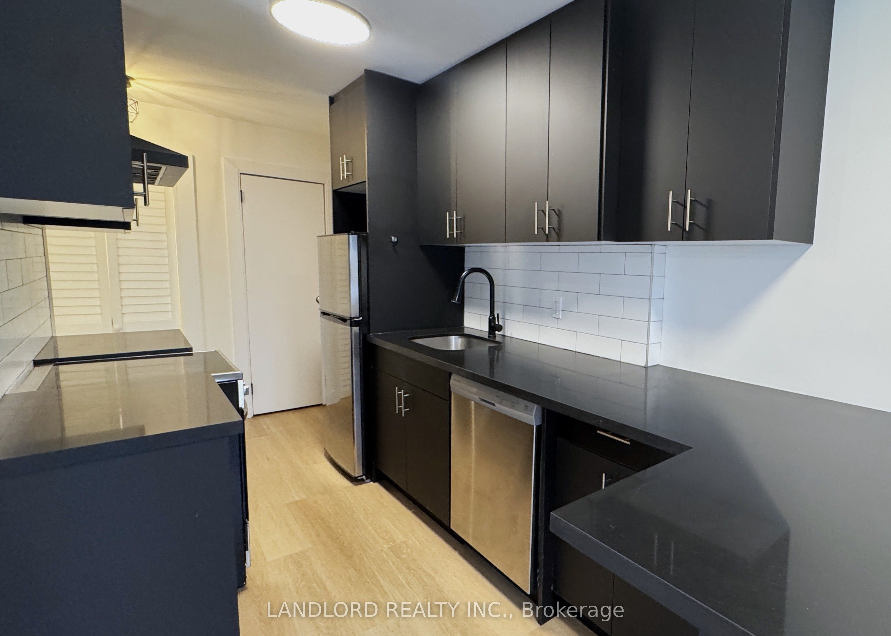 420 Eglinton Avenue E 301, Toronto, ON M4P 1L8 photo 3